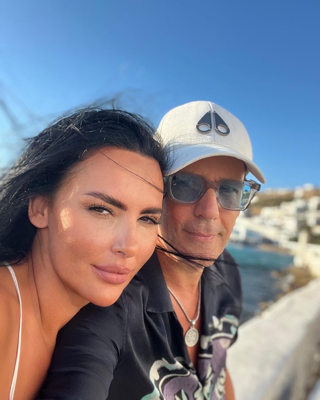 Cum au apărut Lavinia Pîrva și Ștefan Bănică în Mykonos, Grecia. „Alt vibe, dar fix ce trebuie”