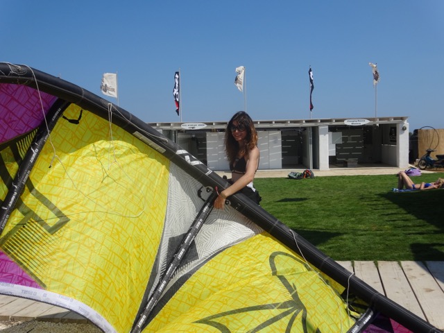 EXCLUSIV | Arhitecta de la ”Visuri la cheie” e dependentă de adrenalină. Dezlănțuită la kitesurf | FOTO