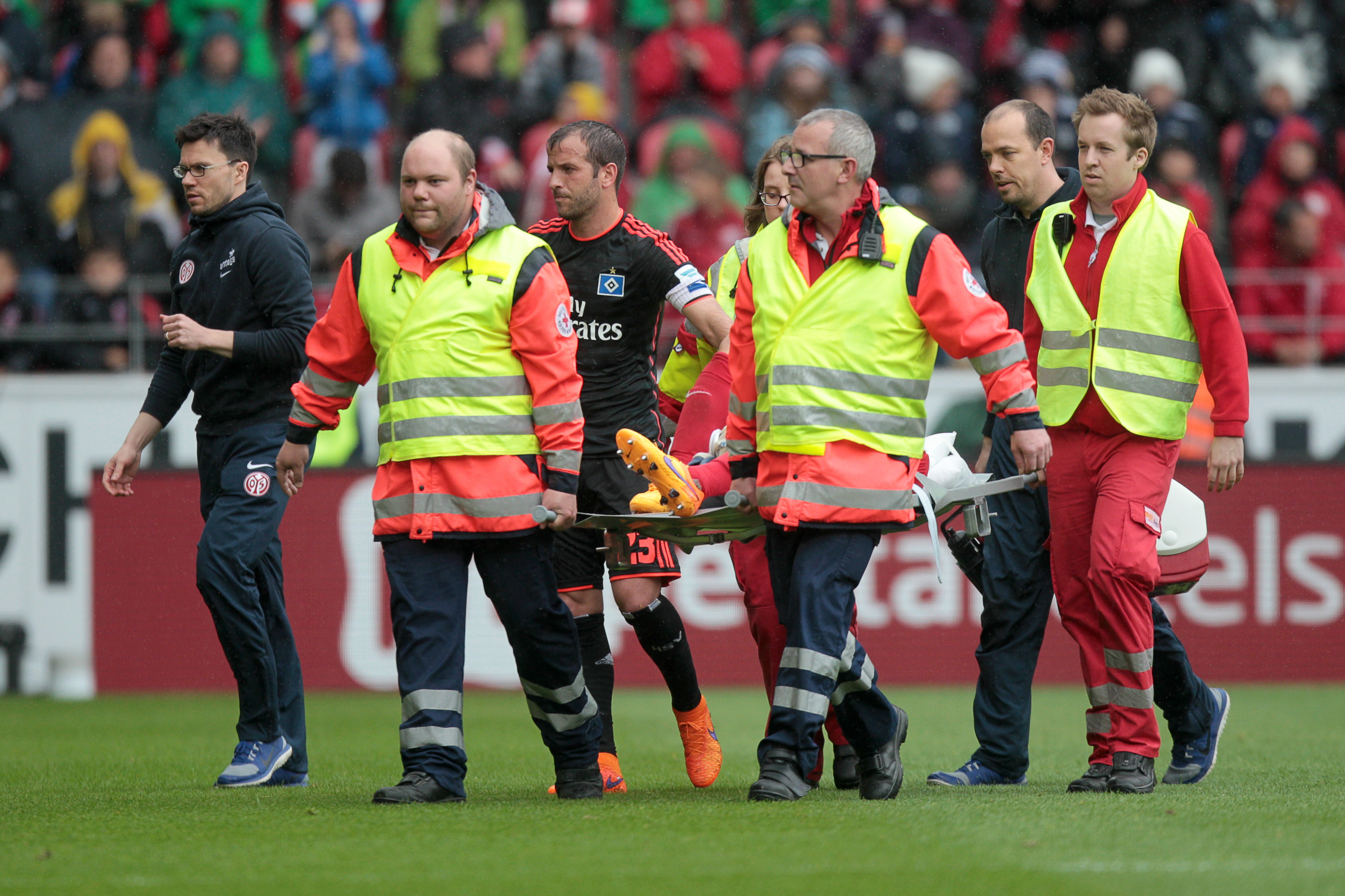 Accidentare oribilă în Bundesliga: columbianul Elkin Soto și-a făcut genunchiul praf!