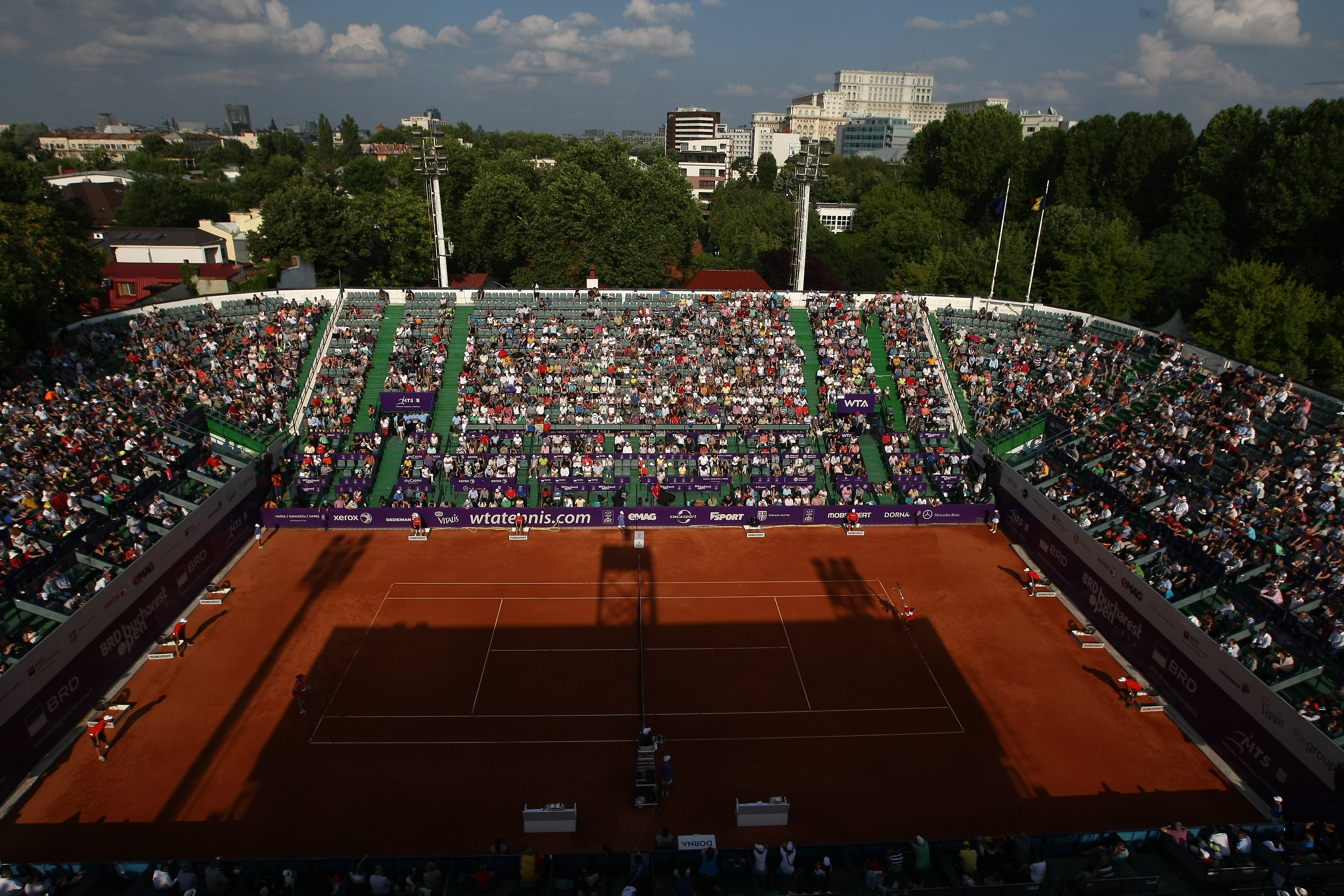 Simona Halep, la o victorie de titlu la București. Finala e cu italianca Vinci