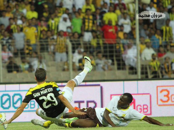 Magicianul Sânmărtean face show la antrenamentele echipei Al Ittihad / VIDEO