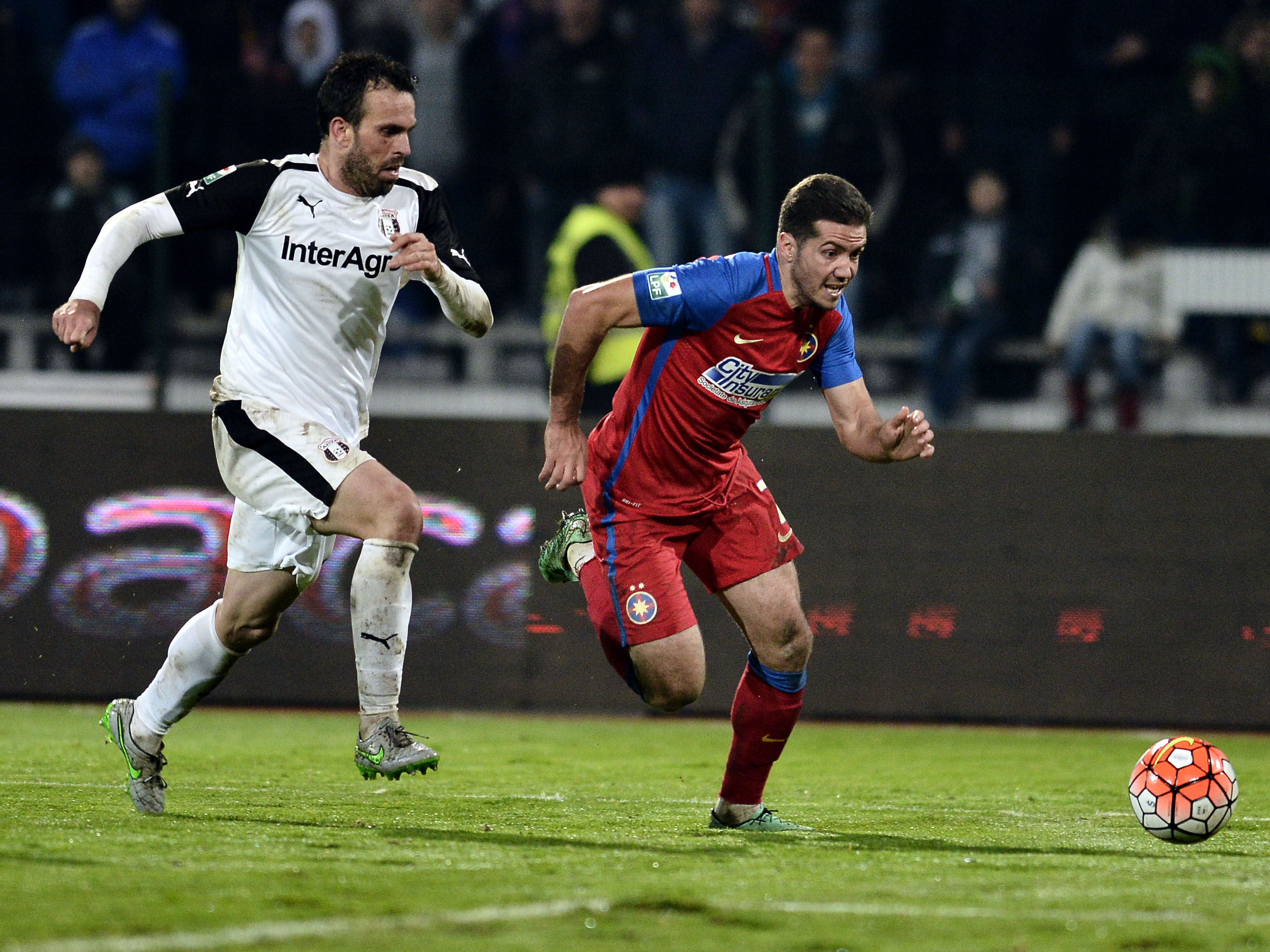 Liga I, play-off, etapa a 2-a. Steaua - Astra 2-0. ^”Roș-albaștrii” au făcut instrucție cu liderul și reintră cu șanse mari în lupta pentru titlu / BLOG