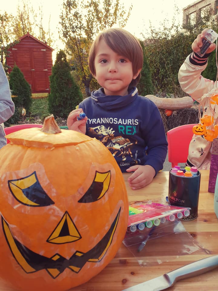 Cristi Mitrea, distracție de Halloween cu fiul său. Au petrecut pe cinste | FOTO