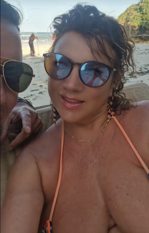 Imagini din vacanța Mihaelei Borcea în Kenya. A apărut în costum de baie, la plajă, alături de Sorin Rap