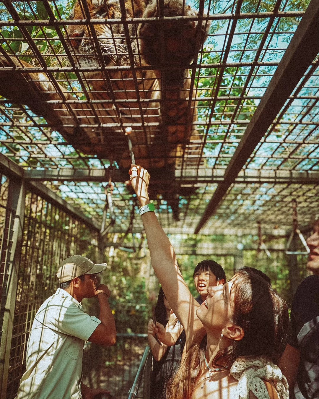 Copiii Danei Rogoz au hrănit peștii cu biberonul, în Bali: „A fost foarte drăguț”. Imagini din vacanța vedetei cu familia