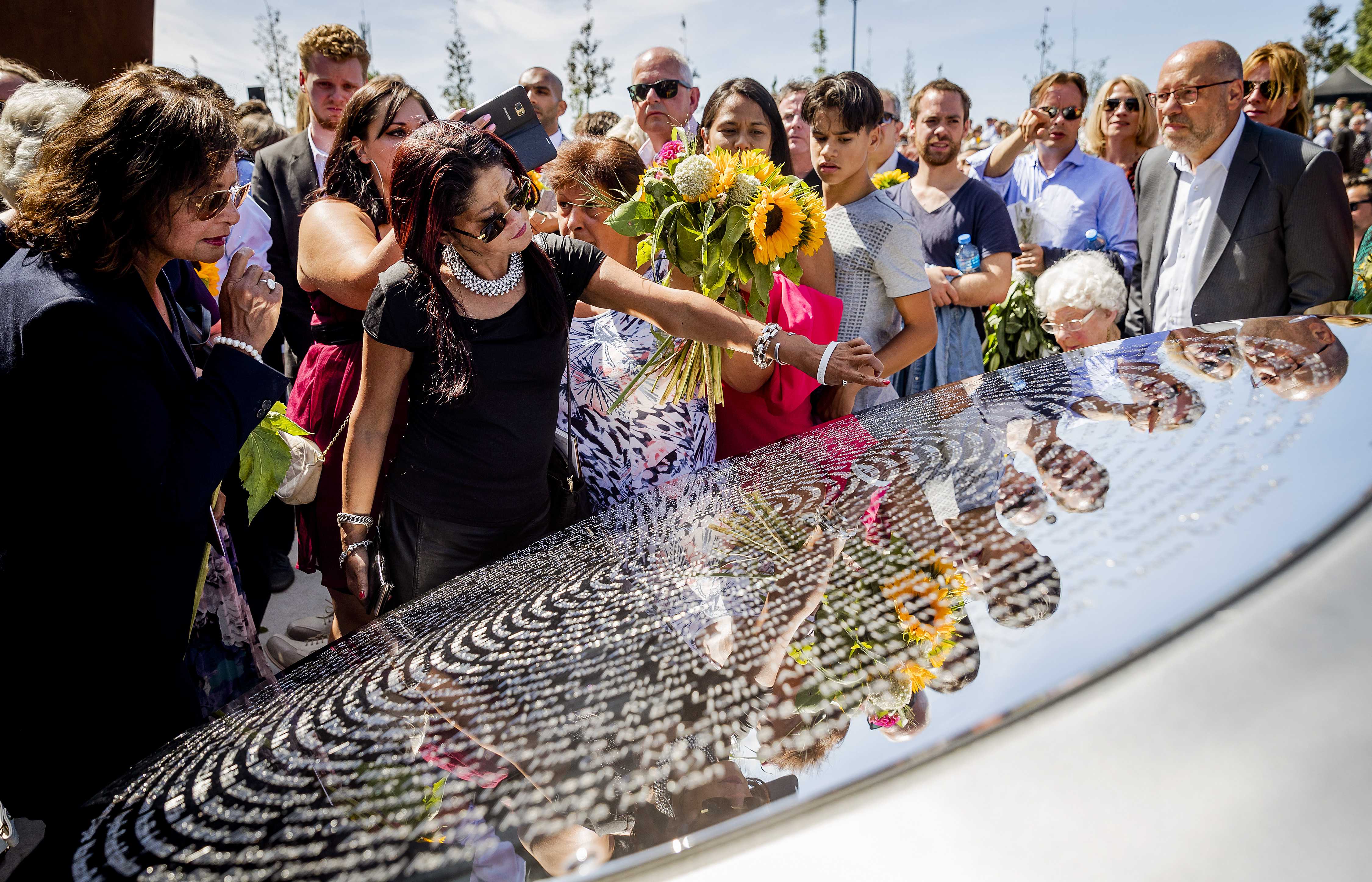 Memorial pentru victimele zborului MH17, la trei ani după ce avionul a fost doborât în estul Ucrainei