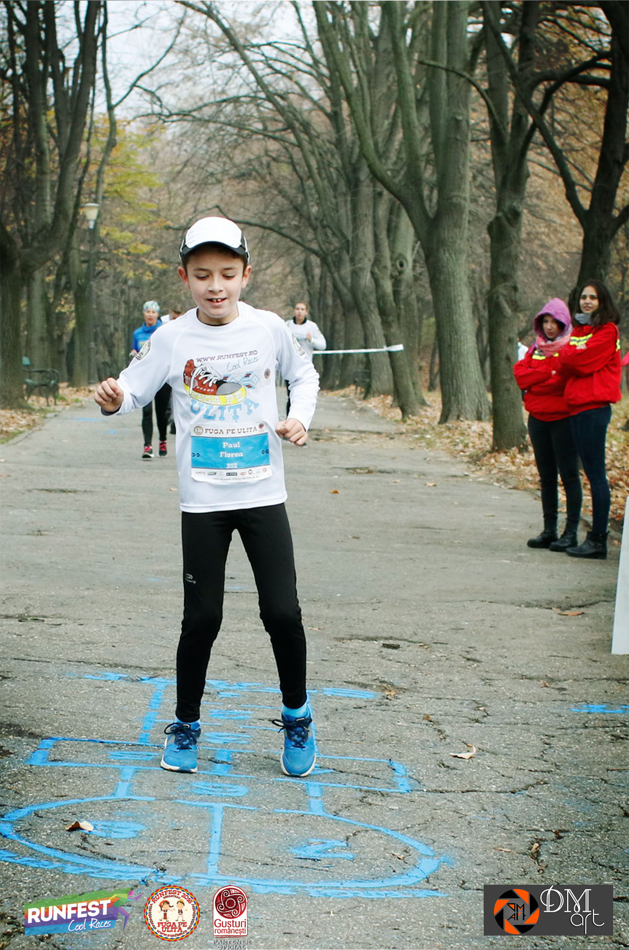 Jocurile copilăriei la RUNFEST - Fuga pe uliță. Sute de concurenți s-au bucurat de o cursă distractivă / GALERIE FOTO