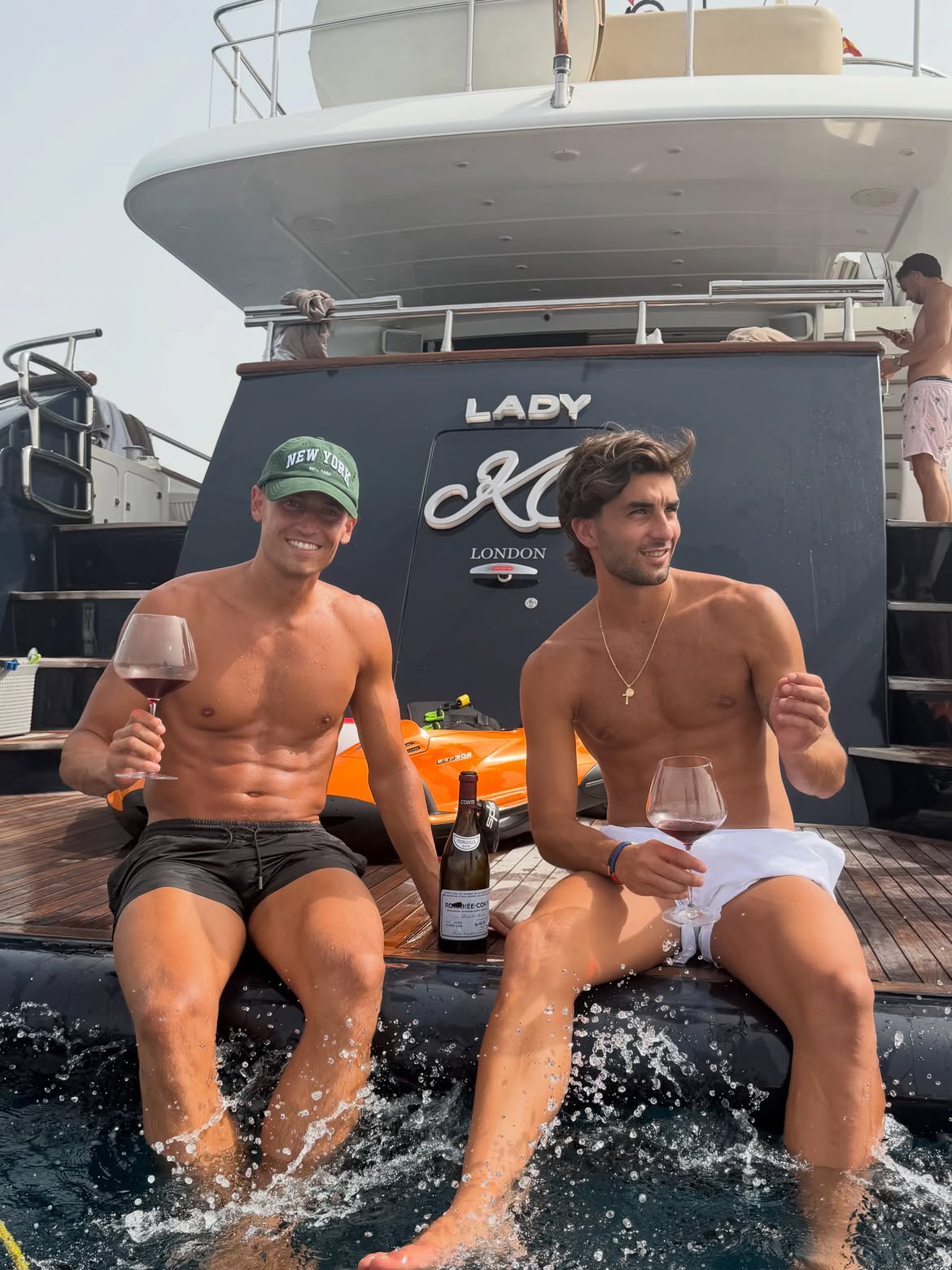 Cum au reacționat fanii după ce i-au văzut împreună pe Ferran Torres și Marcos Llorente în vacanța din Ibiza