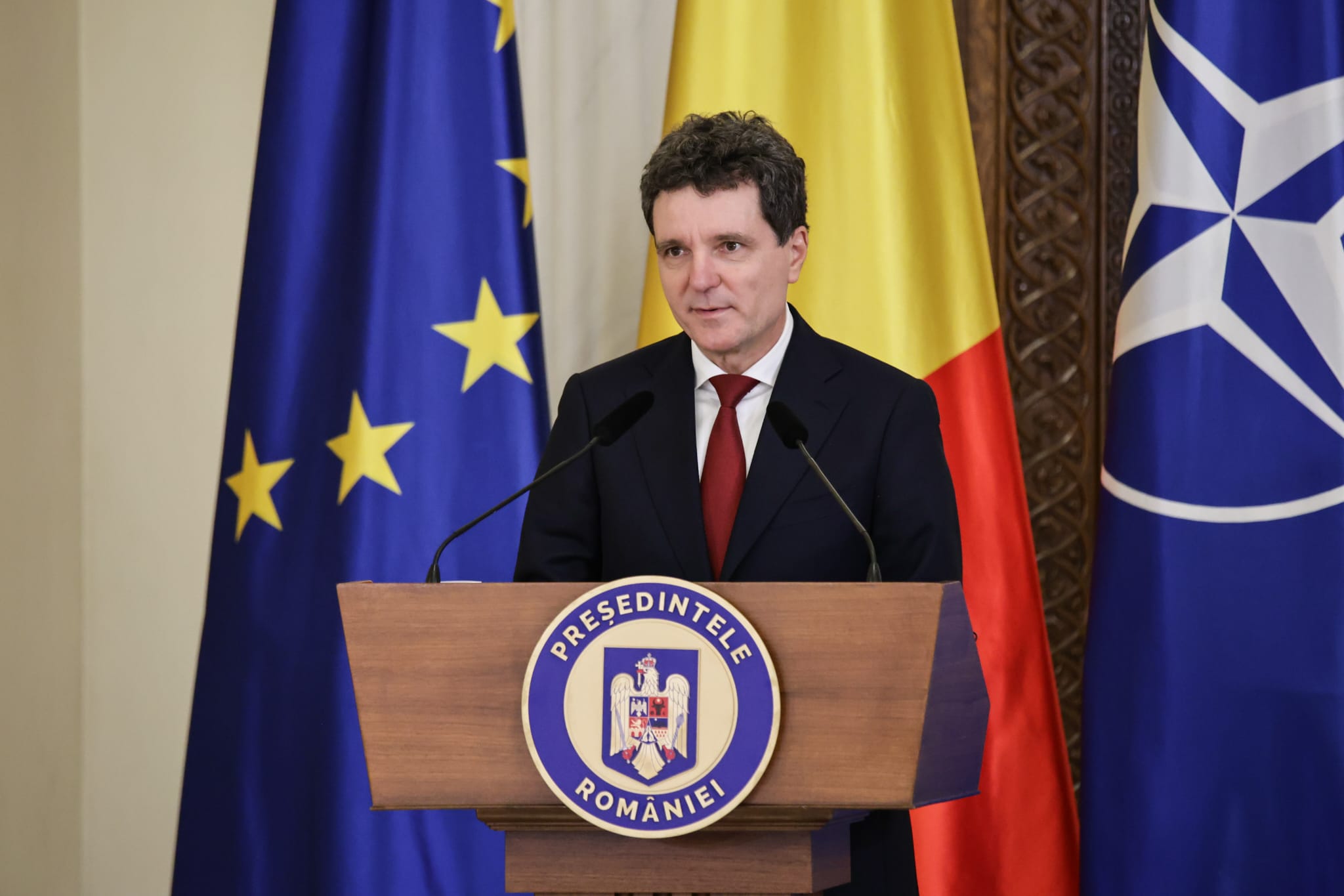 Bartolomeu I, decorat de Nicușor Dan după sfințirea Catedralei Neamului: „România trăieşte un moment istoric”