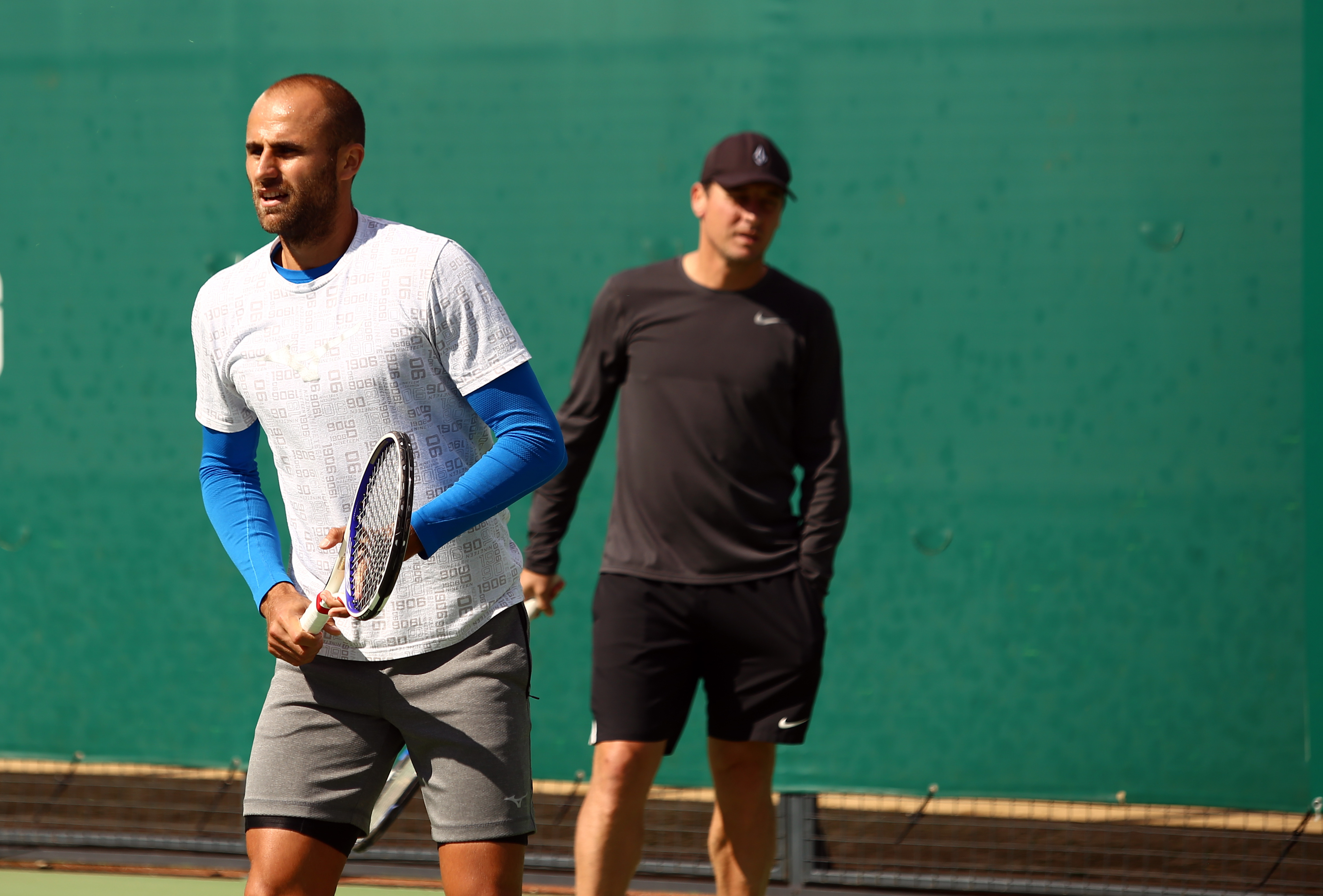 Marius Copil, bătut de Roger Federer în finala de la Basel. A încheiat cu o înfrângere demnă campania glorioasă
