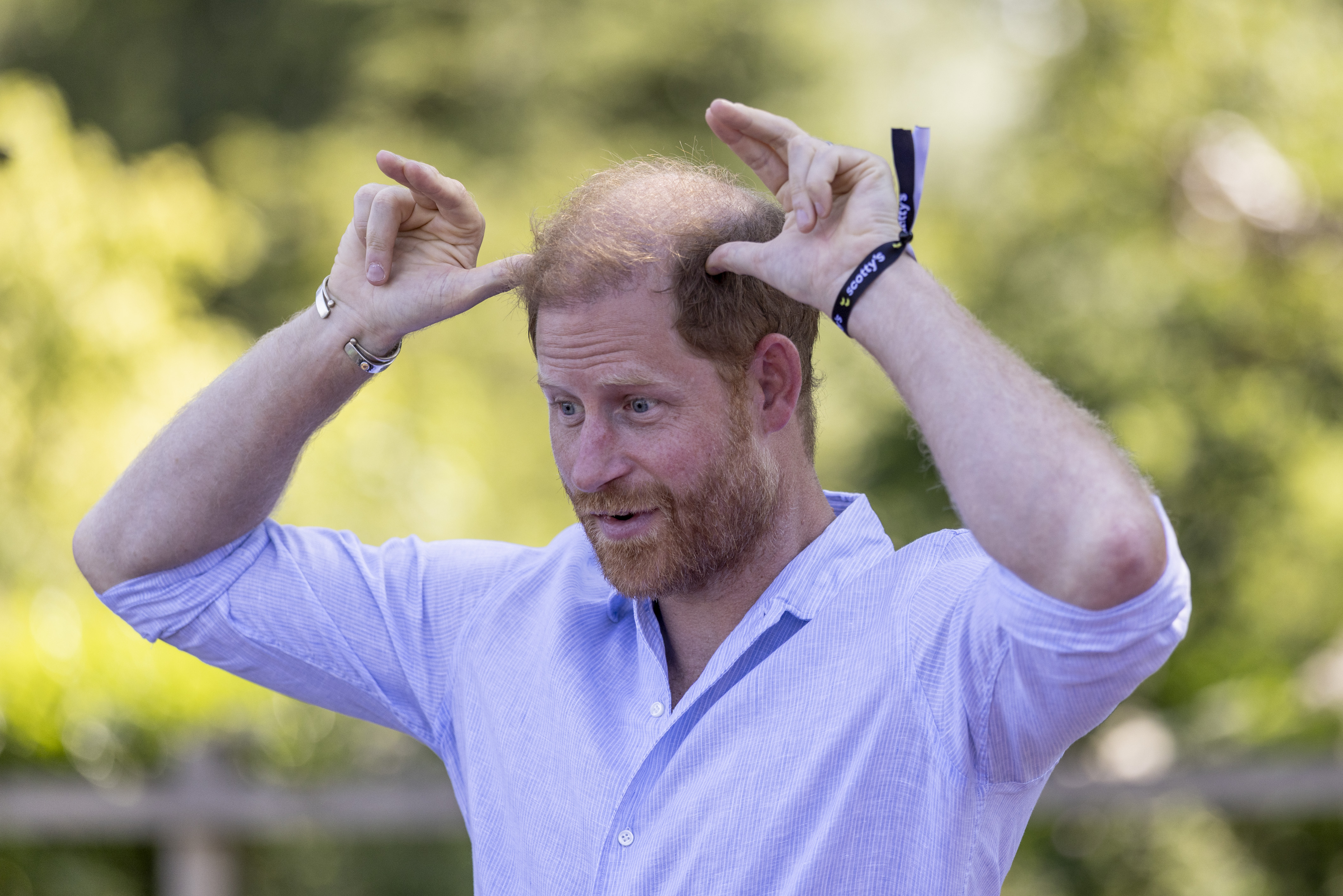 Prințul Harry și Elton John, obligați să plătească 13 milioane de dolari după ce au pierdut procesul cu Daily Mail