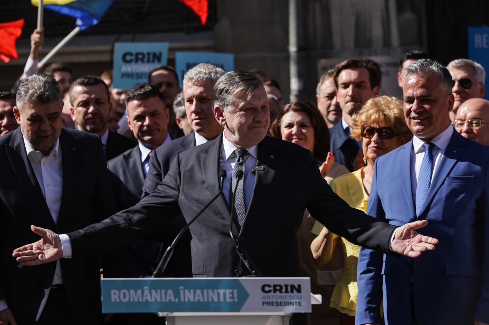 Crin Antonescu și-a depus candidatura la alegerile prezidențiale