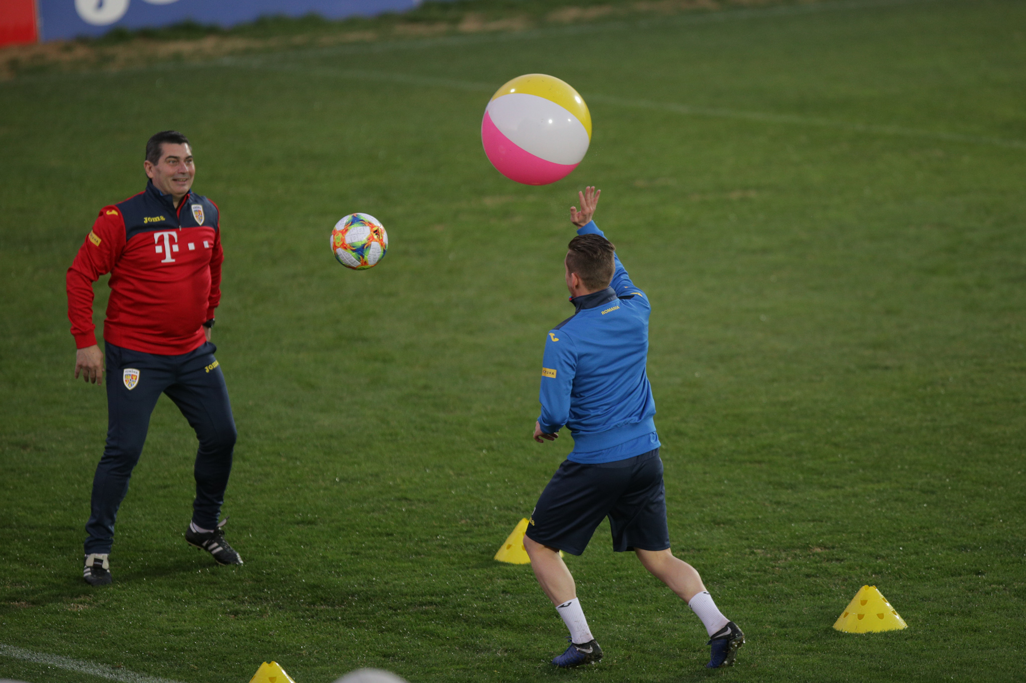 Start spre Euro 2020. Cosmin Contra și-a avertizat jucătorii: ”Ne așteaptă un meci dur în Suedia” | GALERIE FOTO&VIDEO