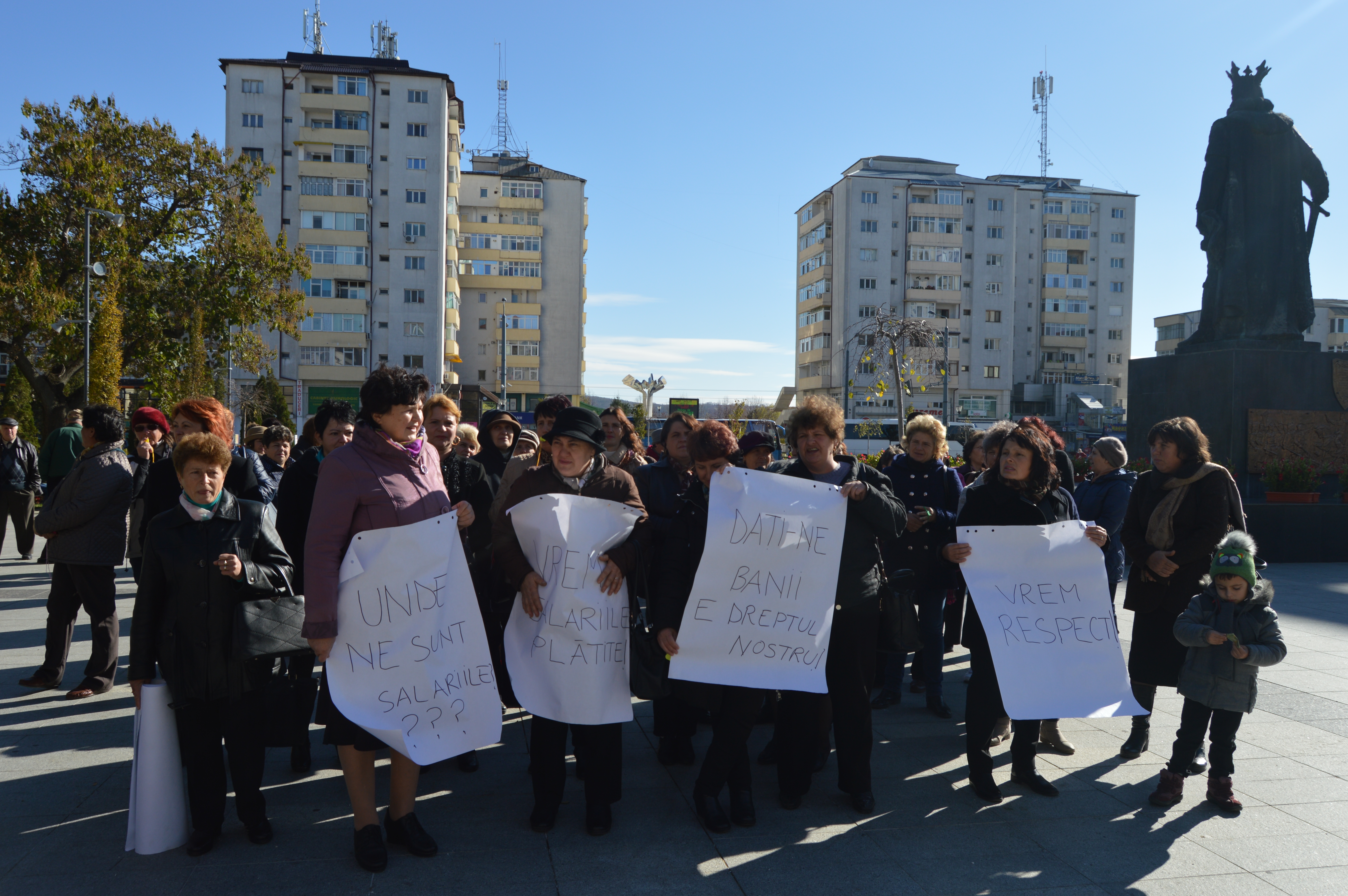 Copil aflat în plasament, dus la un miting în Vaslui pentru drepturi salariale. Asistentul maternal este acum anchetat| GALERIE FOTO