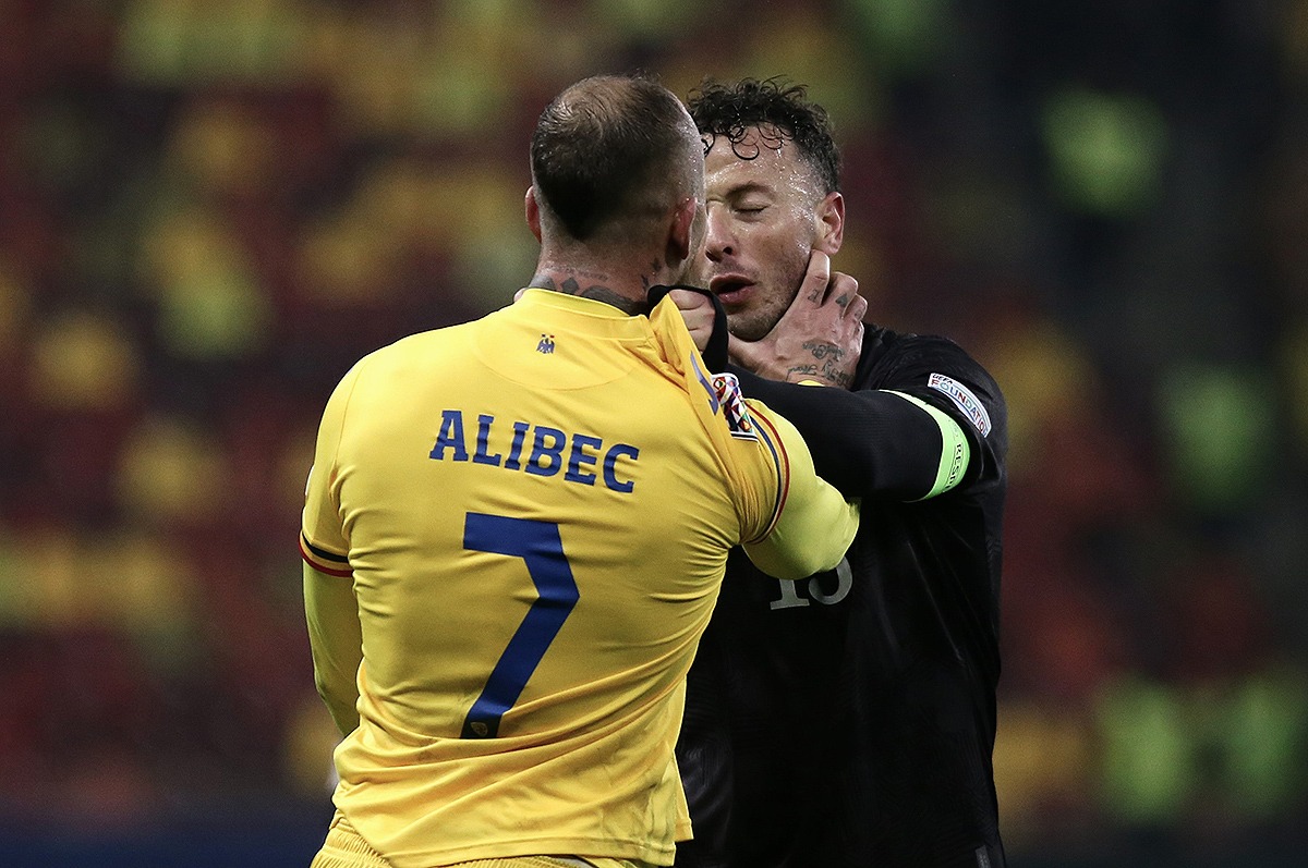 Amir Rrahmani e fotbalistul care a pornit scandalul în meciul România - Kosovo și și-a convins colegii să iasă de pe teren: „Arbitrul nu a vrut să asculte”