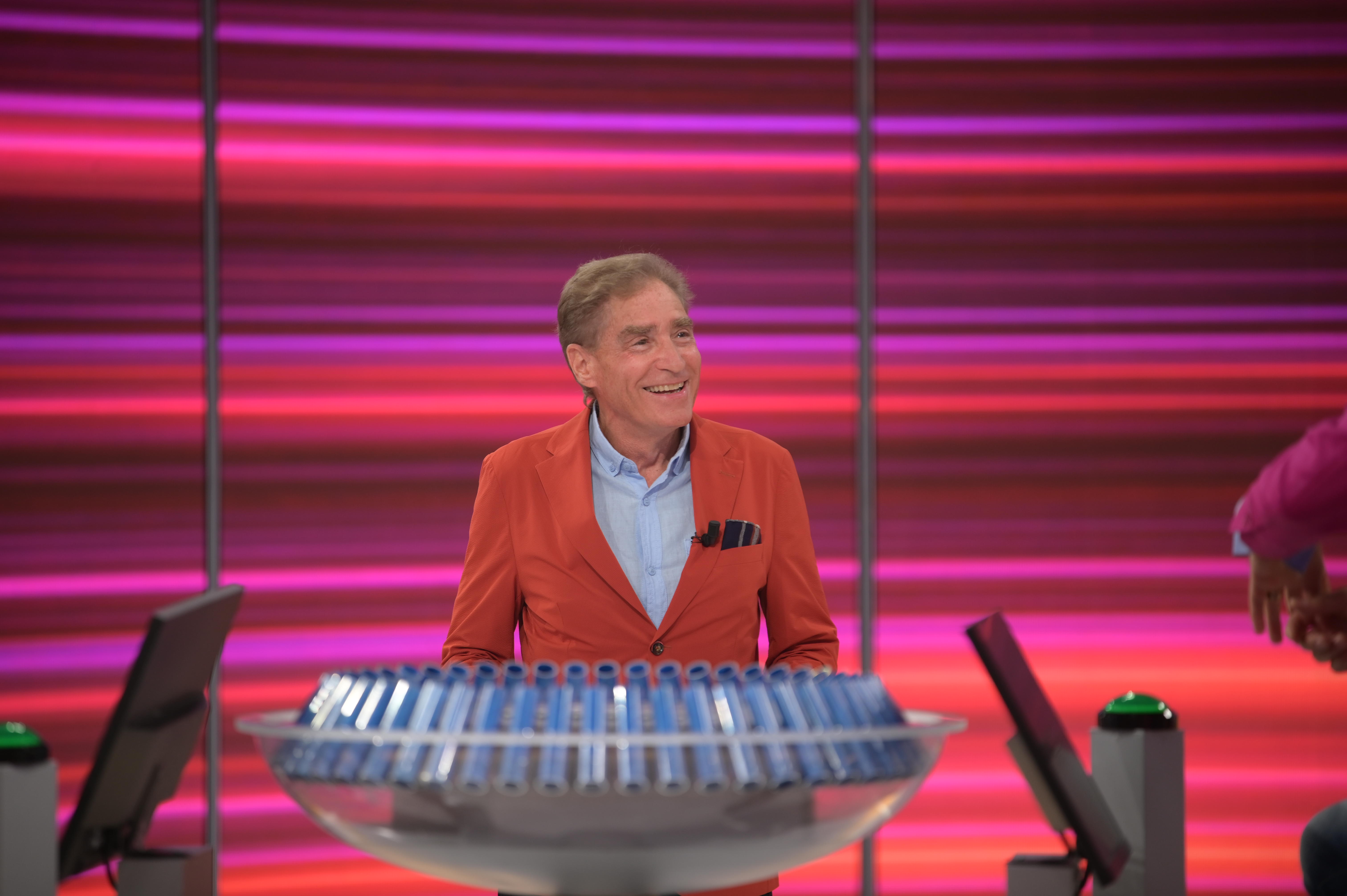 Ce o obliga Petre Roman pe Oana să facă în copilărie. Vedeta a povestit totul în emisiunea lui Cătălin Măruță: „Tata e un exemplu”