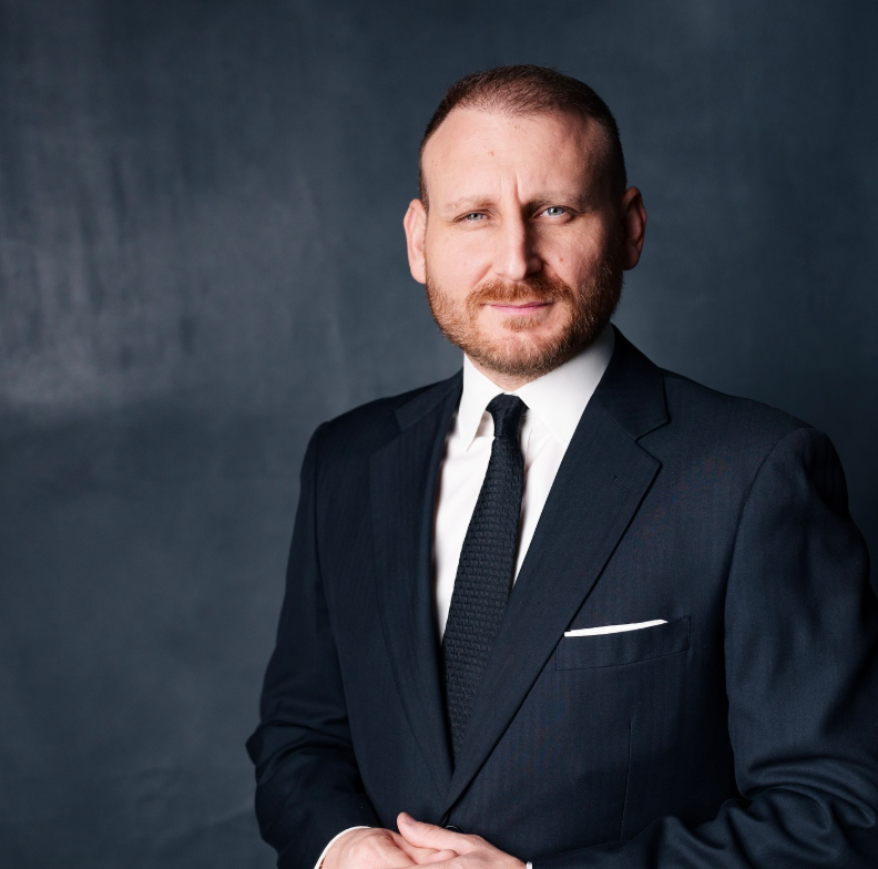Unde s-a retras Adrian Brîncoveanu după ce s-a spus că s-a despărțit de Andreea Marin. Ce mesaj a transmis