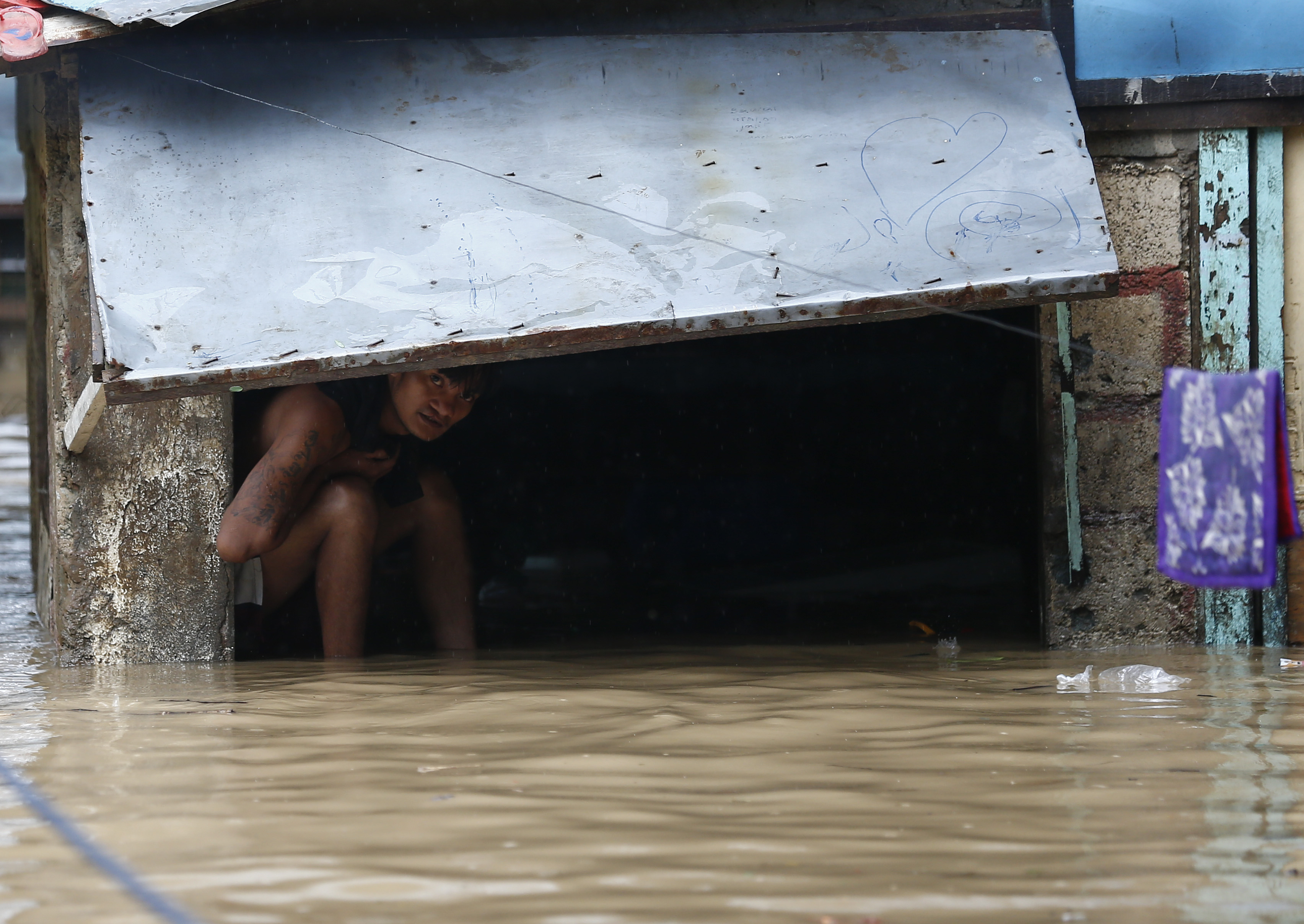 GALERIE FOTO| Cel puțin 14 persoane au murit în Filipine din cauza taifunului Mangkhut