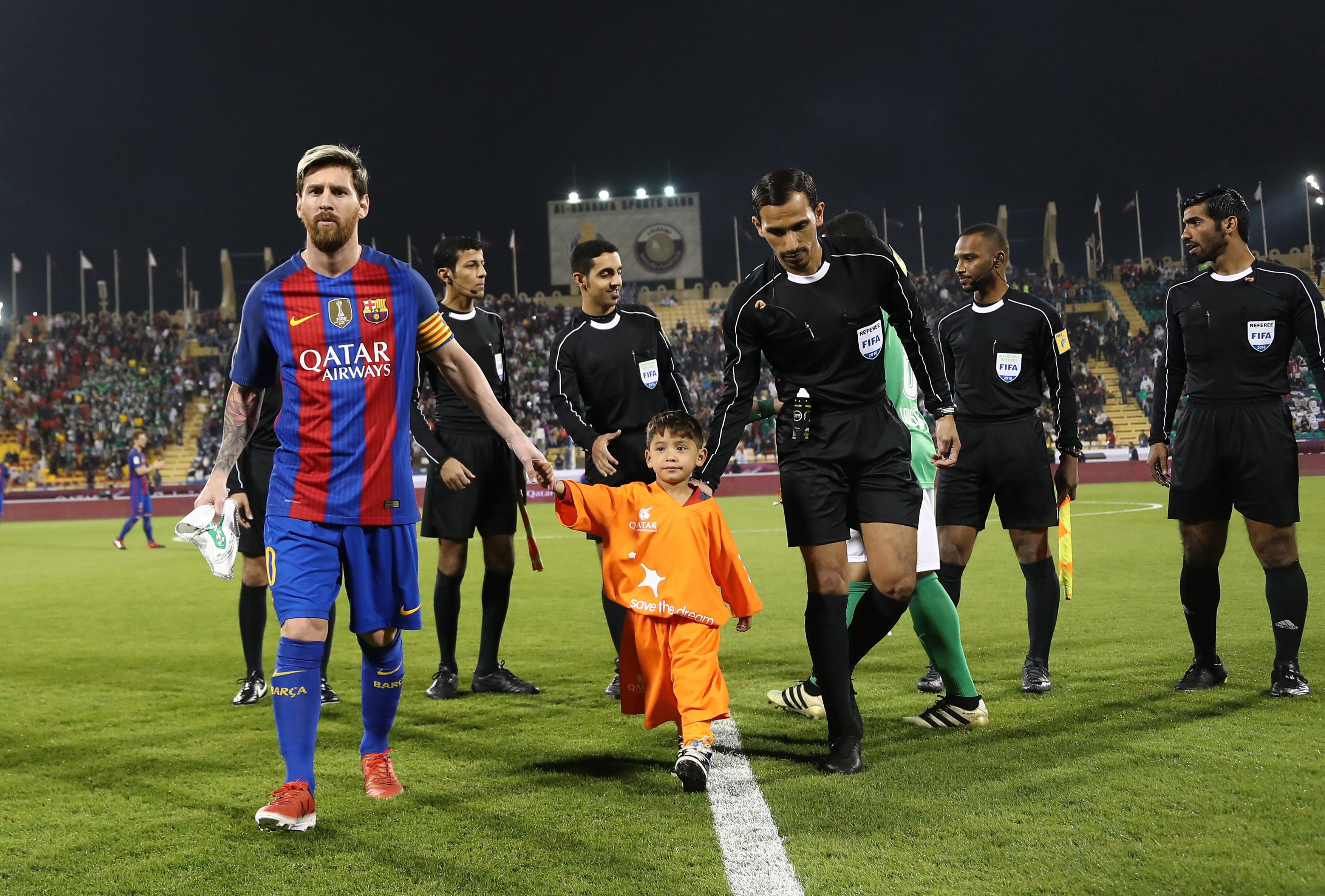 „Vă rog, salvați-mă”. Apelul disperat al unui copil afgan, cunoscut după ce a primit tricou de la Leo Messi