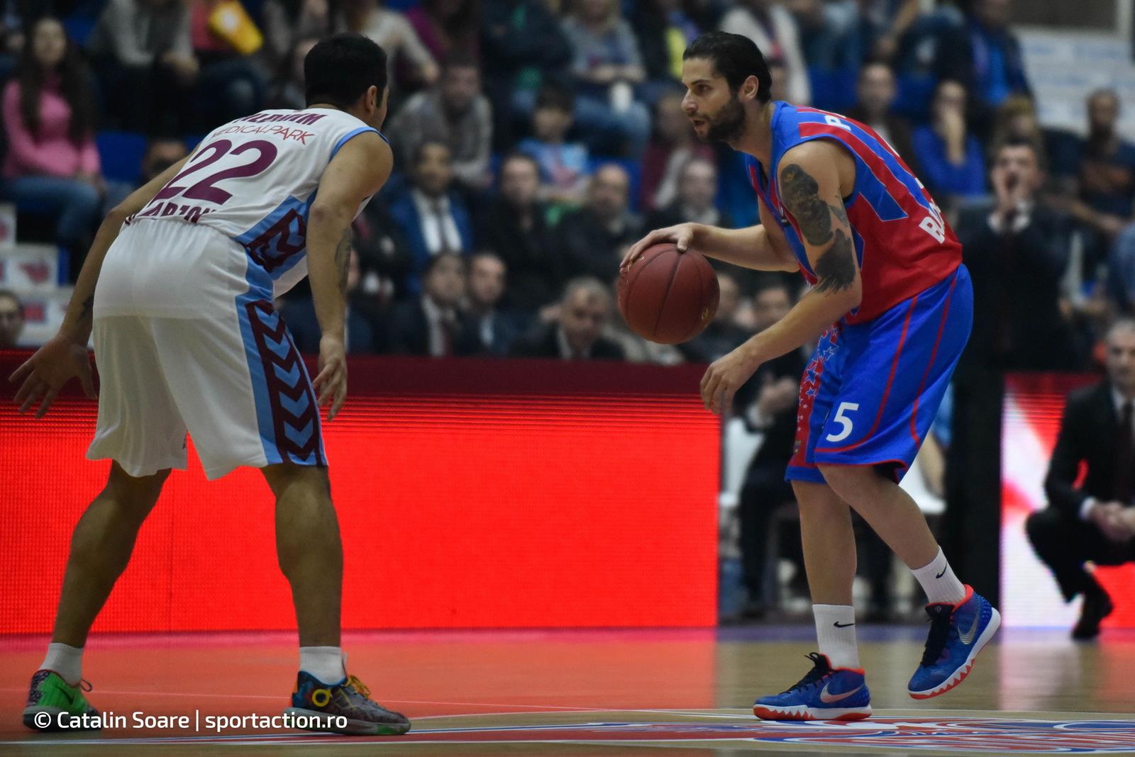 Eurocup: Steaua - Trabzonspor 76-71. ^Galeria boicoteză FCSB-ul, dar a făcut show la baschet
