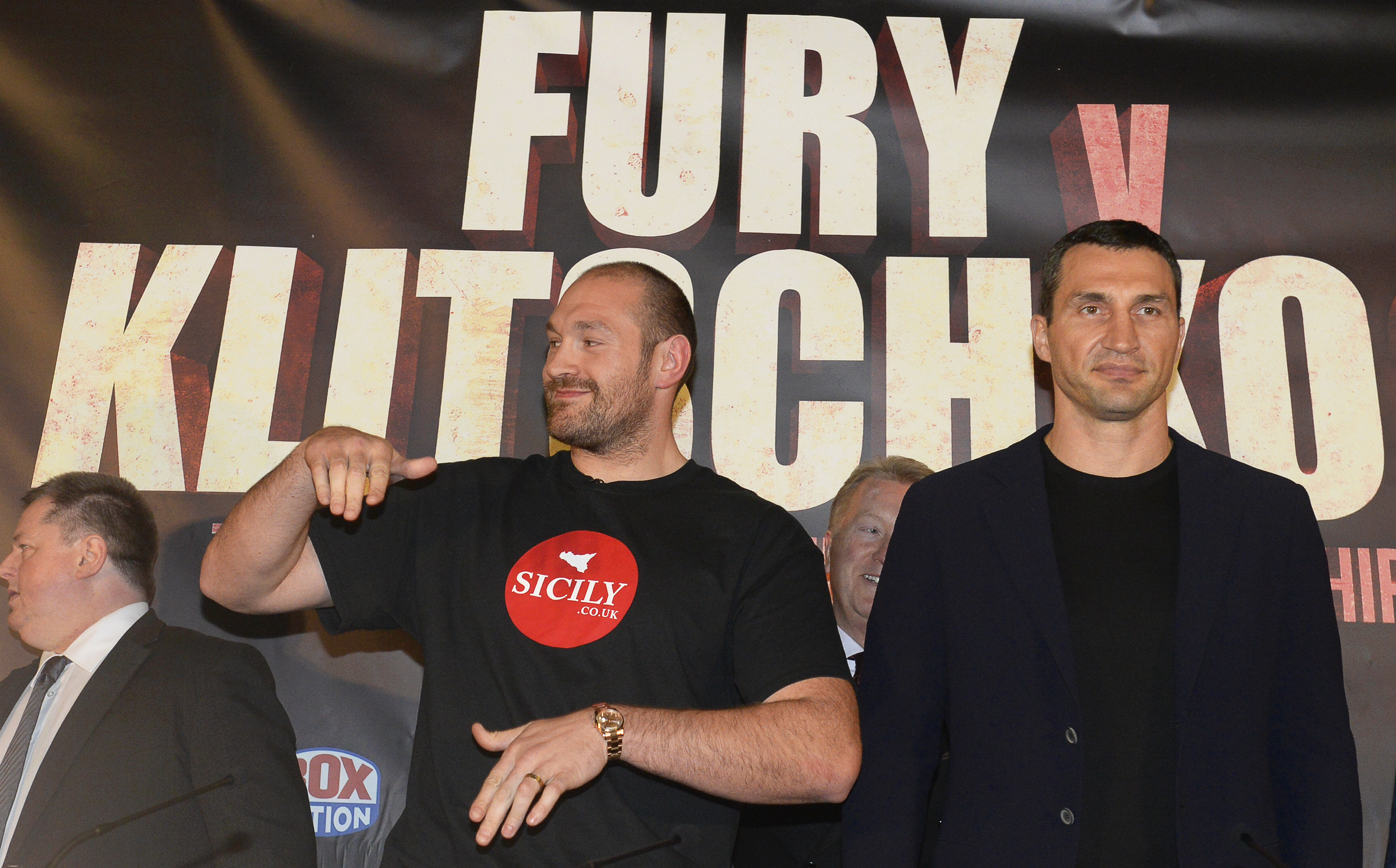 Boxerul Tyson Fury a făcut circ la conferința de presă: “Sunt gras ca un porc” / GALERIE FOTO și VIDEO