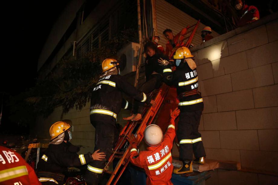 Un hotel folosit ca centru pentru carantină s-a prăbușit în China. Cel puțin 10 oameni au murit