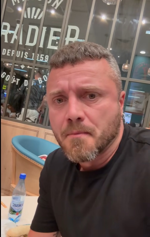Ce a pățit Tavi Clonda pe Aeroportul Otopeni cu angajatul unui magazin. Soțul Gabrielei Cristea a răbufnit: „Te mai iei și de mine la 5 dimineața”