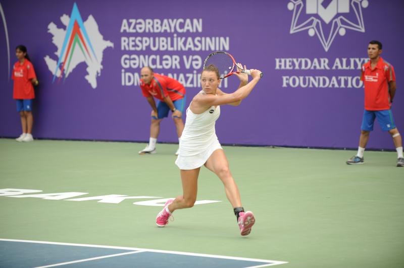 Patricia Țig a pierdut finala de la Baku (Azerbaidjan) în fața unei rusoaice. ^A cedat primul set, l-a luat miraculos pe cel de-al doilea. Oricum, a făcut un turneu minunat, venind din calificări