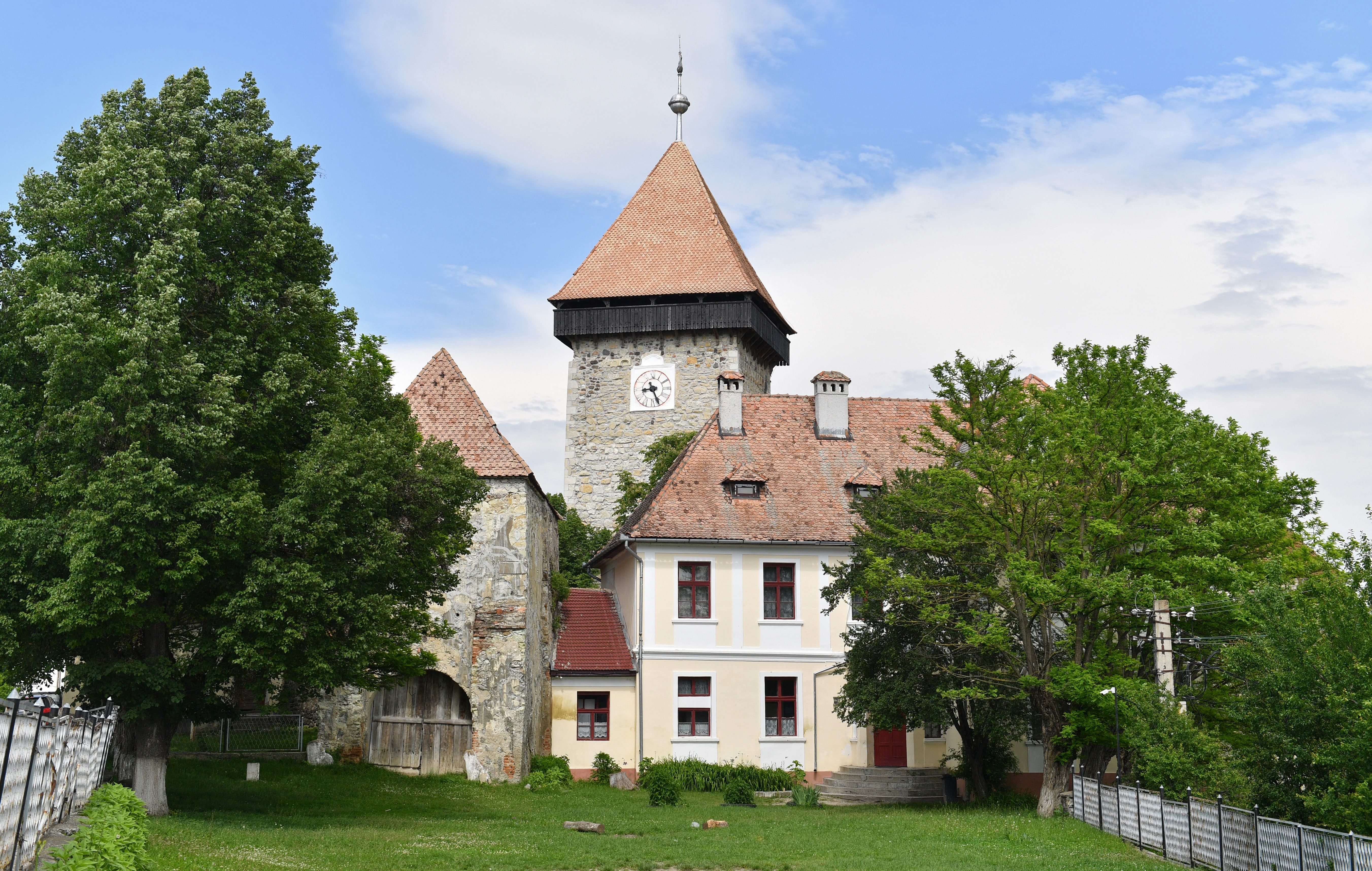UPDATE: Prințul Charles a vizitat trei biserici medievale abandonate din Transilvania / FOTO&VIDEO