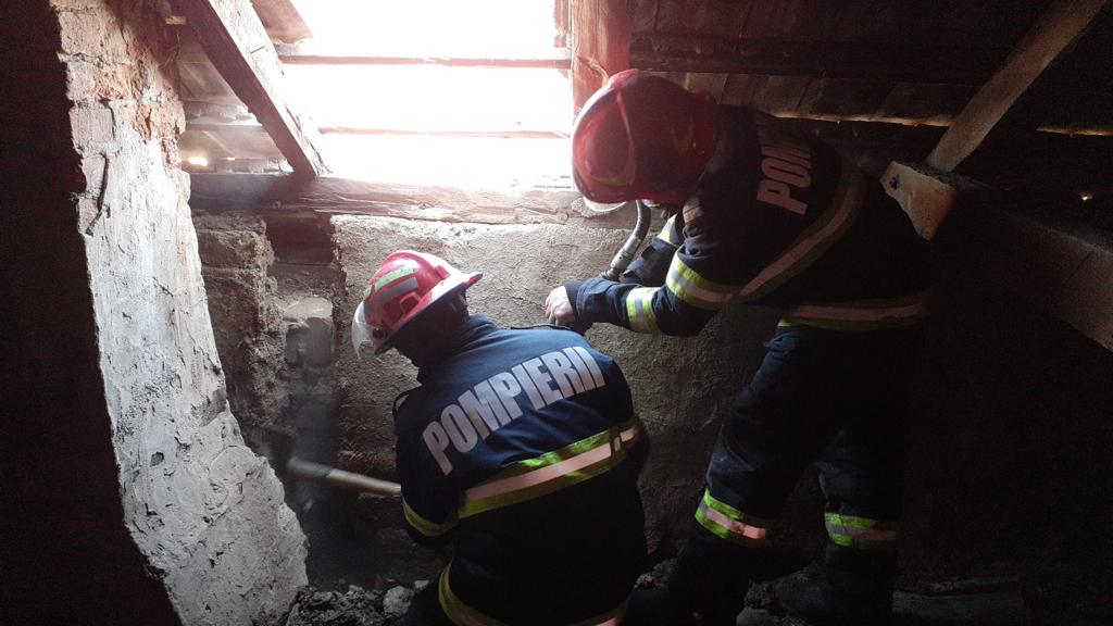 Incendiu la o şcoală din județul Arad. Elevii și profesorii au fost evacuați