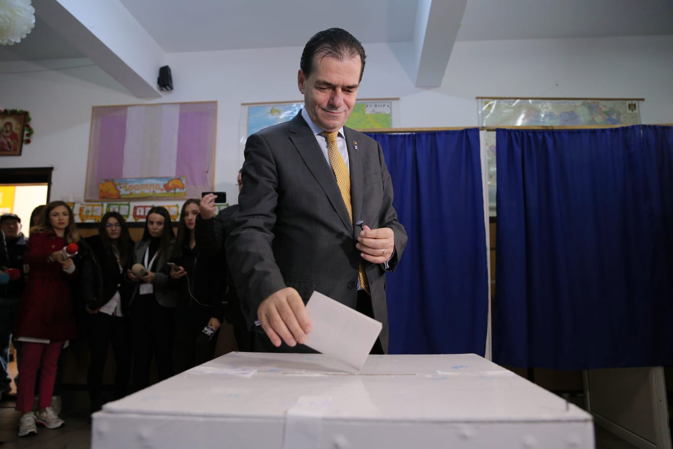 VIDEO | Ludovic Orban a votat în Dobroești la alegerile prezidențiale 2019. „Am votat pentru o Românie normală”