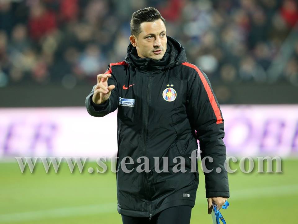 Liga I, etapa a 16-a: CFR Cluj - Steaua 2-0. ^Vitor Bruno a marcat la prima acţiune importantă meciului. Păun a mărit avantajul. Bucureştenii au făcut figuraţie pe teren. N-au avut nici o ocazie!