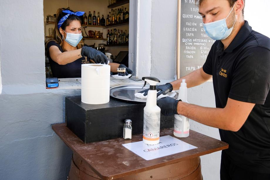 Insula Formentera a fost redeschisă azi. Pasagerii, testați pentru virus înainte de îmbarcare