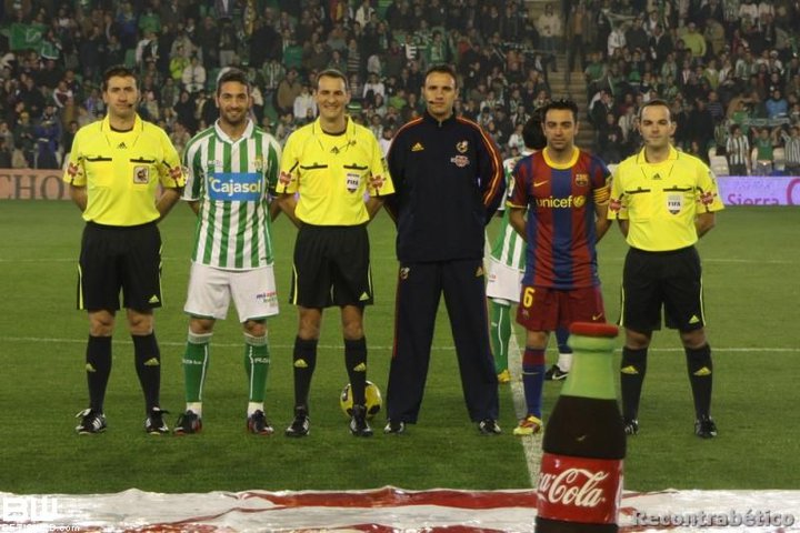 Robert Nuțu arbitrează meciuri în Anglia, în cea mai veche competiție din lume! Avem ”cavaleri” în Spania, Olanda, Franța și SUA | FOTO