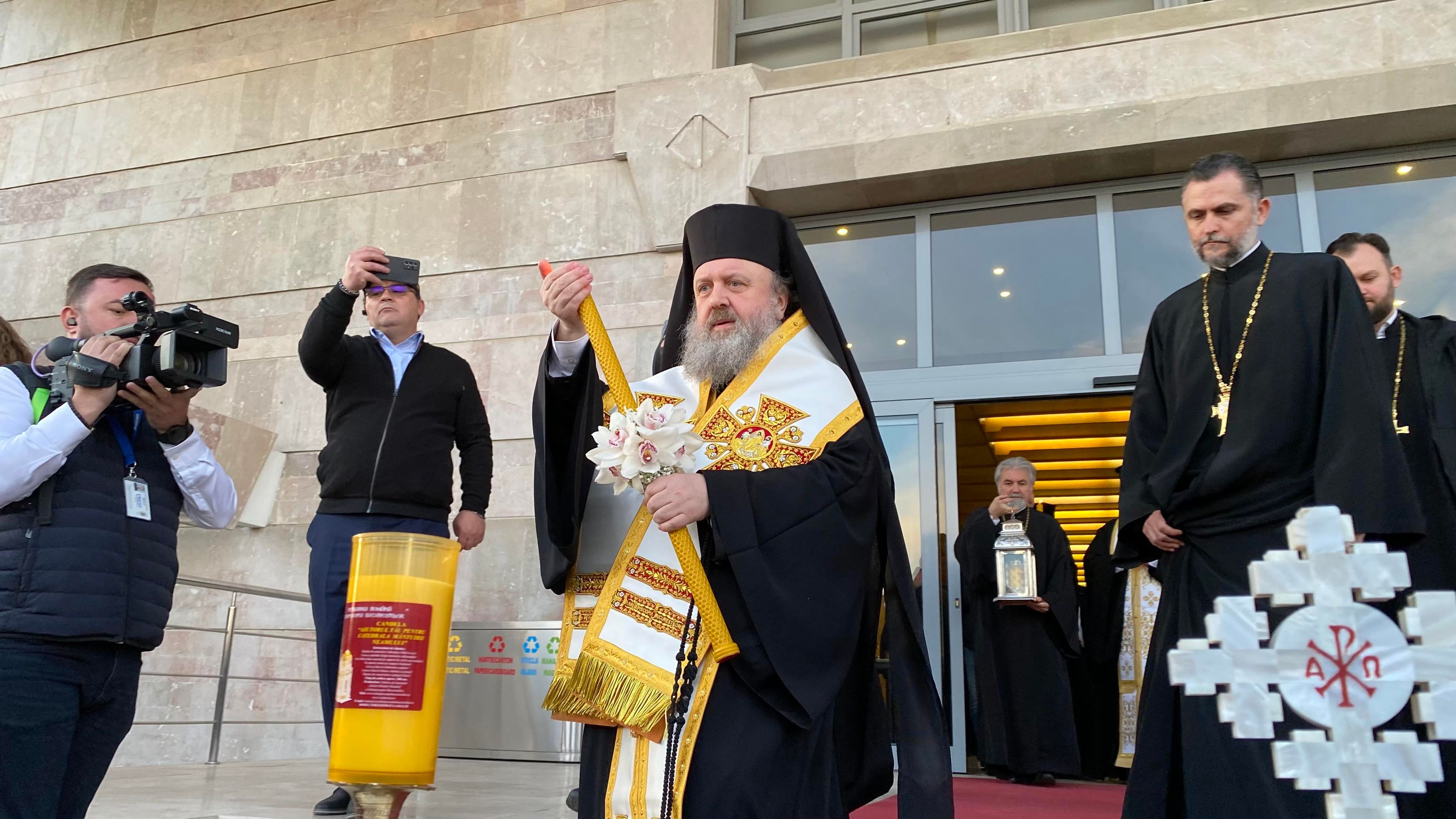 Hristos a înviat! Imagini de la liturghia de Înviere de la Patriarhia Română, oficiată de Preafericitul Daniel
