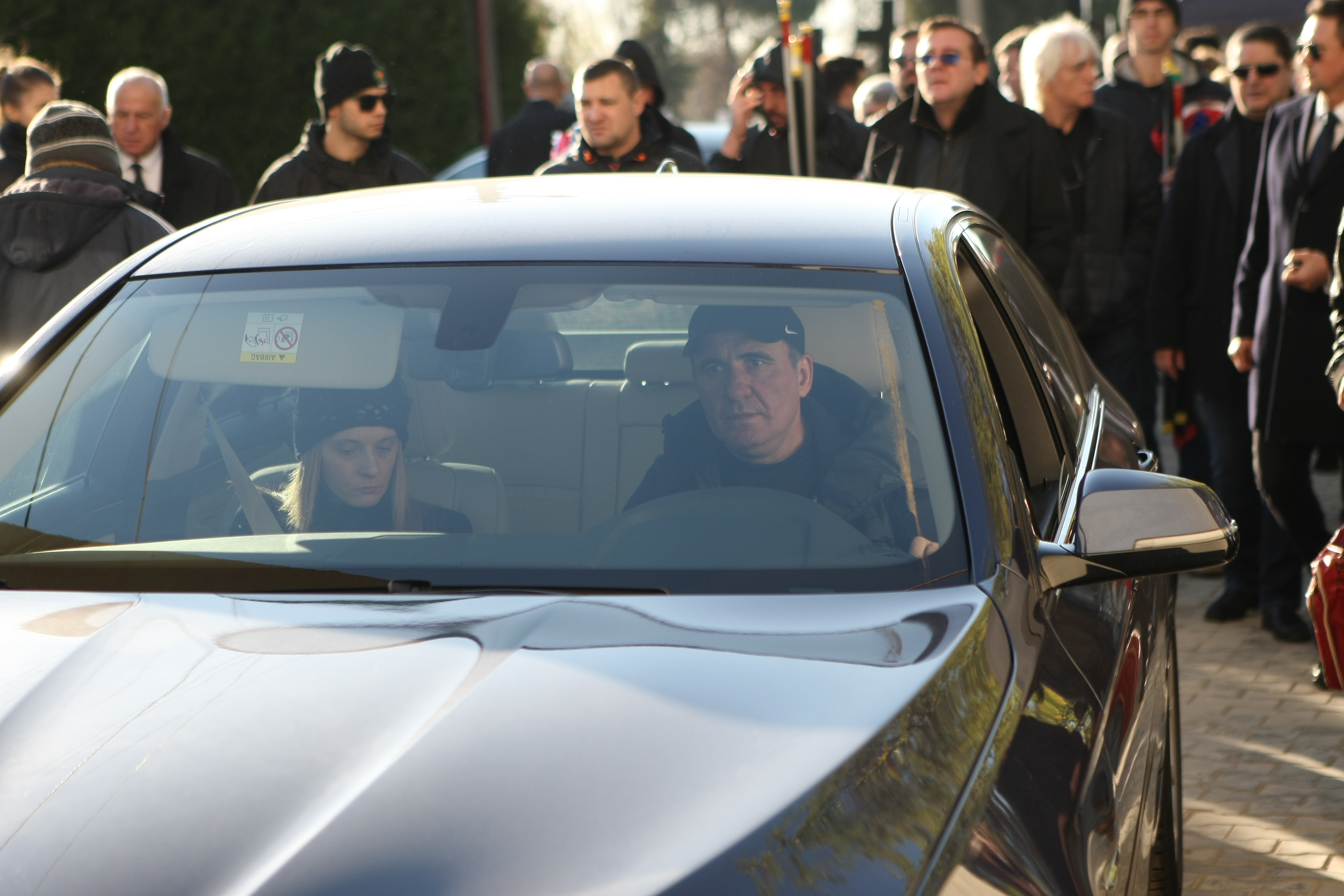 Daniel Prodan a fost înmormântat, azi, la cimitirul Sf. Ilie din Voluntari. Promisiune în lacrimi făcută de Gică Popescu: ”Îți vom îndeplini visul” | GALERIE FOTO