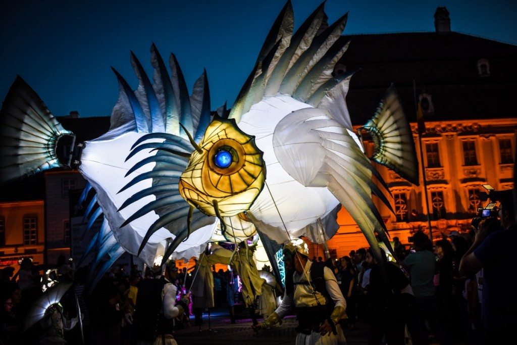 Peste 10.000 de oameni au participat la deschiderea Festivalului Internațional de Teatru de la Sibiu