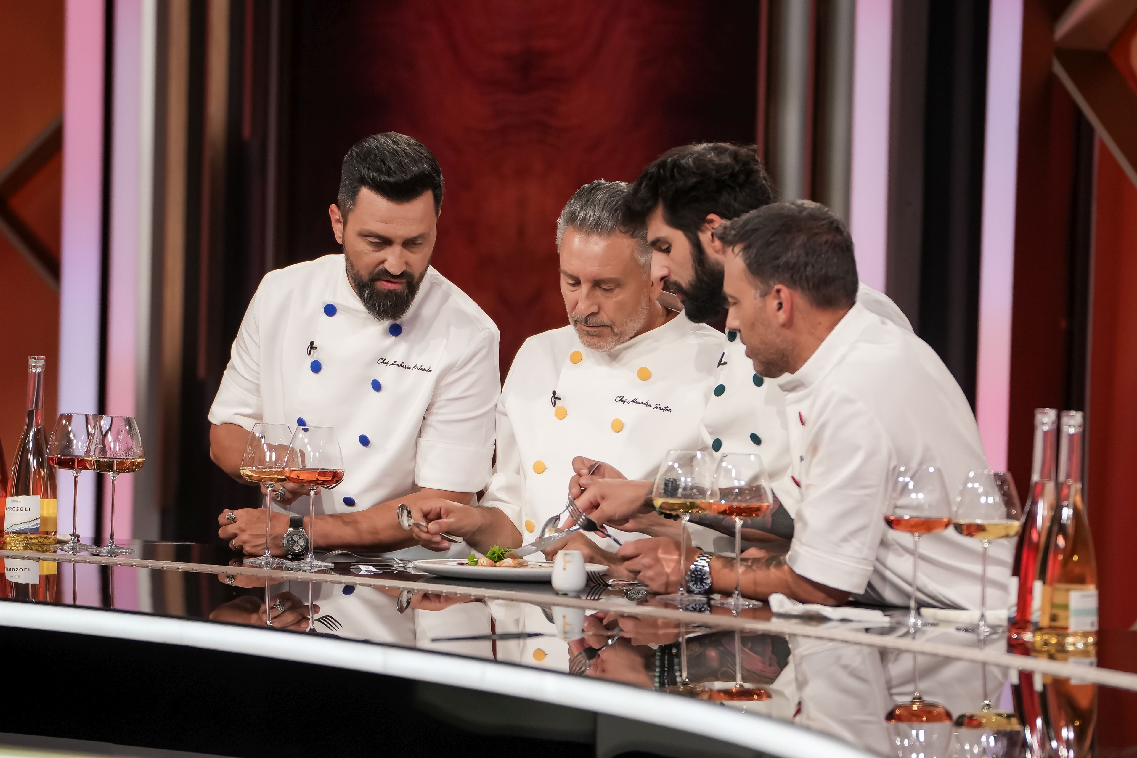„Chefi la cuțite” 16 decembrie 2025. Seara va culmina cu un verdict șocant la proba eliminatorie