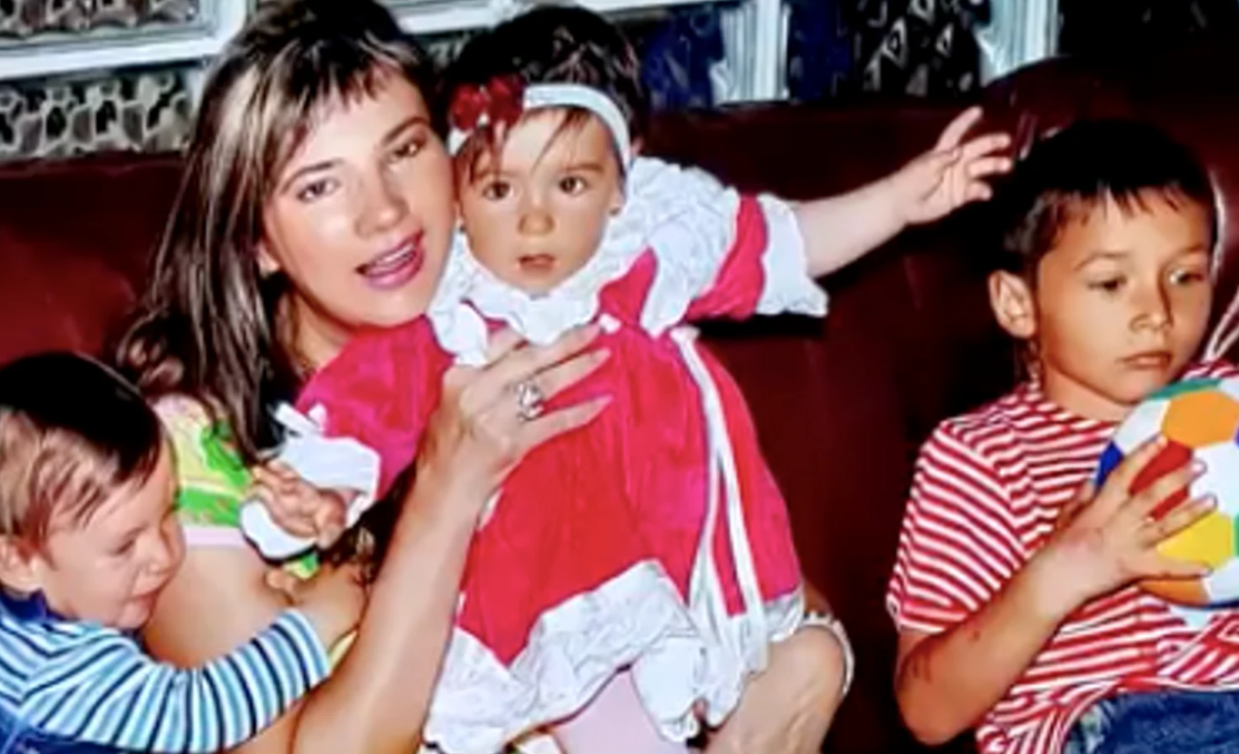 Imagini rare cu gemenii Mihaelei și ai lui Cristi Borcea. Melissa și Angelo au împlinit 22 de ani. „Două minuni care mi-au luminat viața”