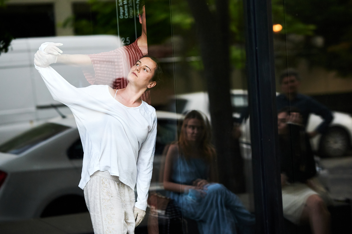 "Dans la MARe" la Muzeul de Artă Recentă. Coregrafii Andreea Belu şi Cosmin Manolescu au deschis stagiunea de dans contemporan