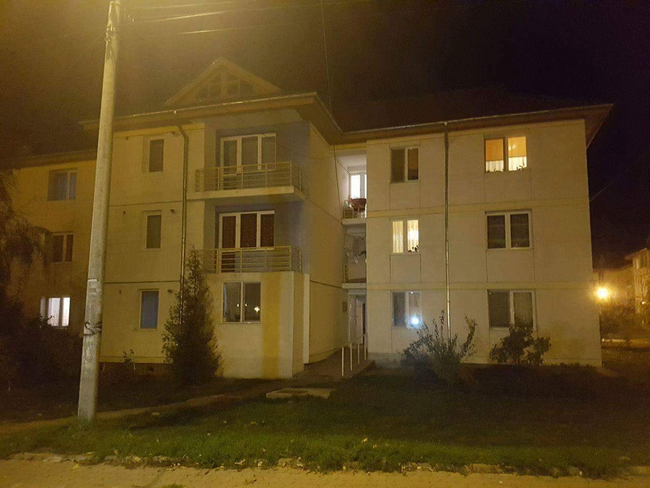 Tavanul unui apartament s-a prăbușit peste un grup de copii, în timpul unei petreceri / FOTO