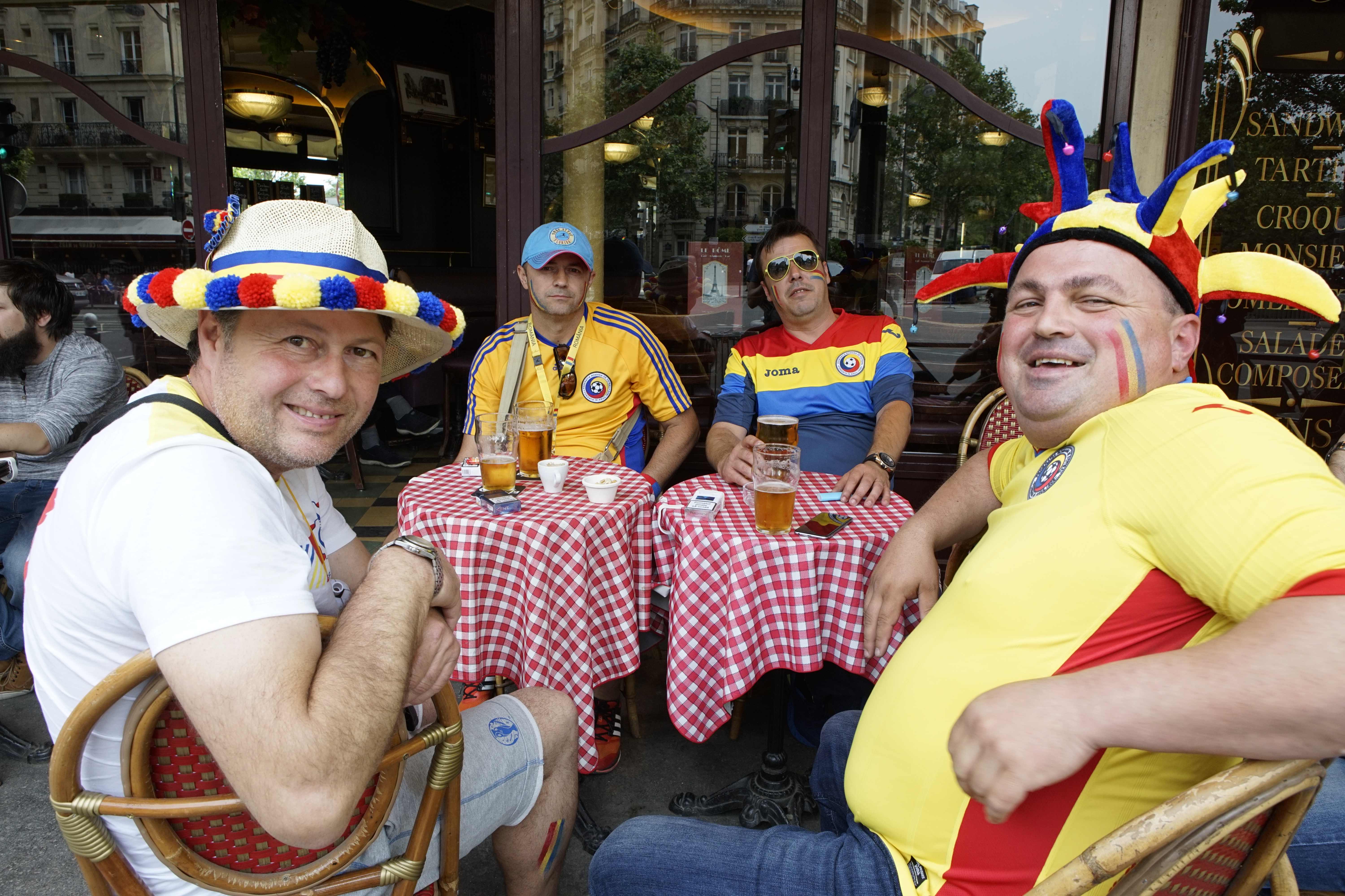 Euro 2016. România - Franța (vineri, ora 22.00). L-am găsit pe colegul de bancă al ”magicianului” Sânmărtean. ”Rossi” muncește în construcții: ”I-am pus pavaj în curte” / GALERIE FOTO
