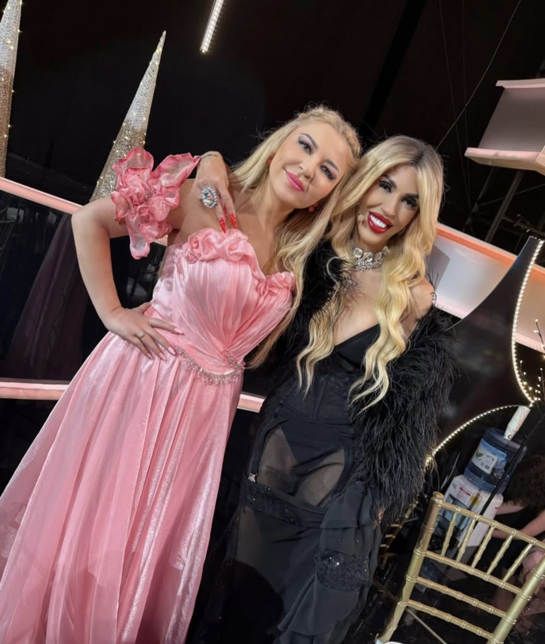 Lorenna, moment viral la „Revelionul cel mai nebun” de pe Antena 1: „Ia tigaia, na tigaia”. De ce nu va fi alături de părinții ei de Crăciun