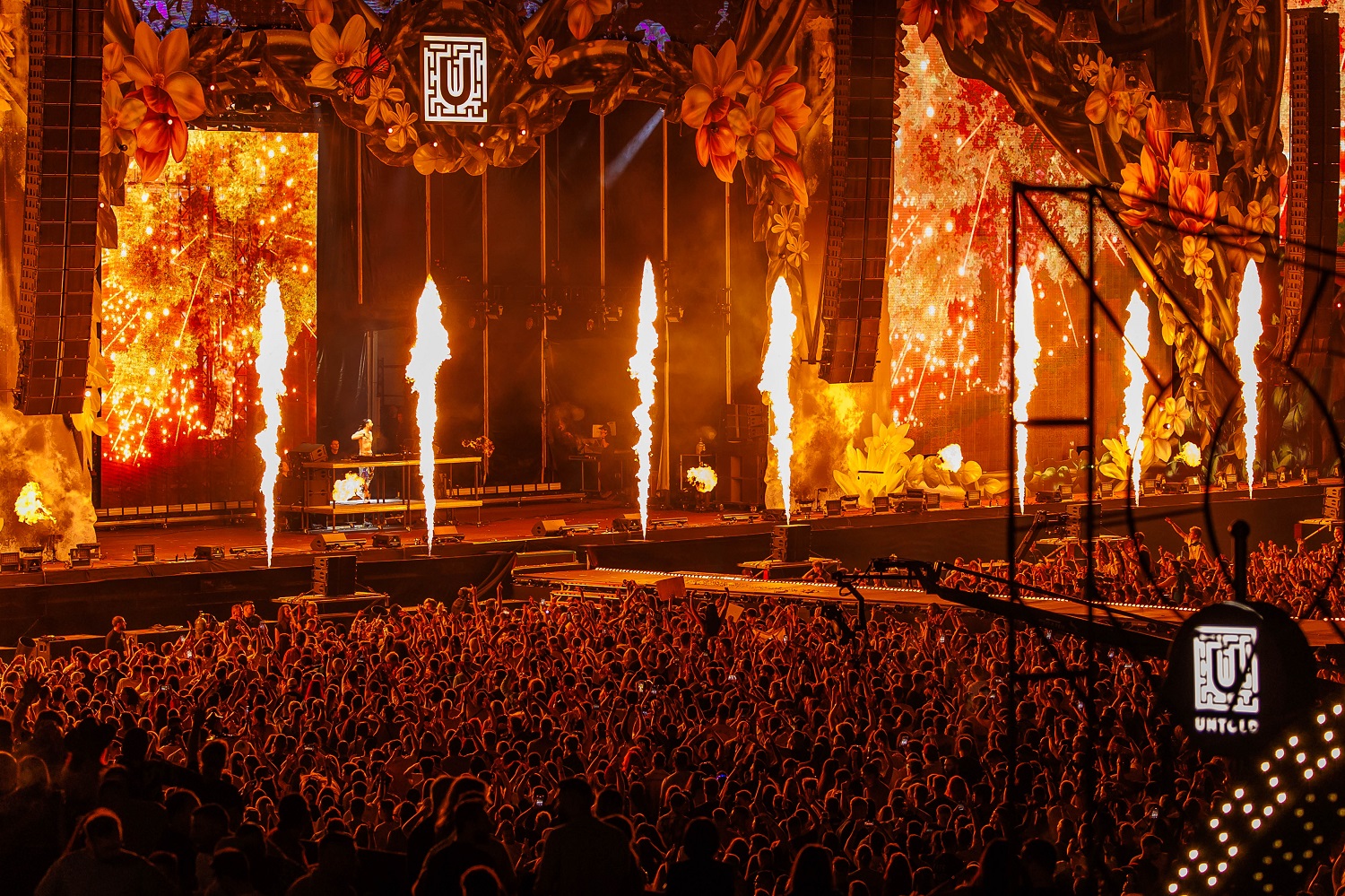 Câți oameni au fost la UNTOLD 2024, în prima zi de festival. Irina Rimes a fost invitată pe scenă de Steve Aoki