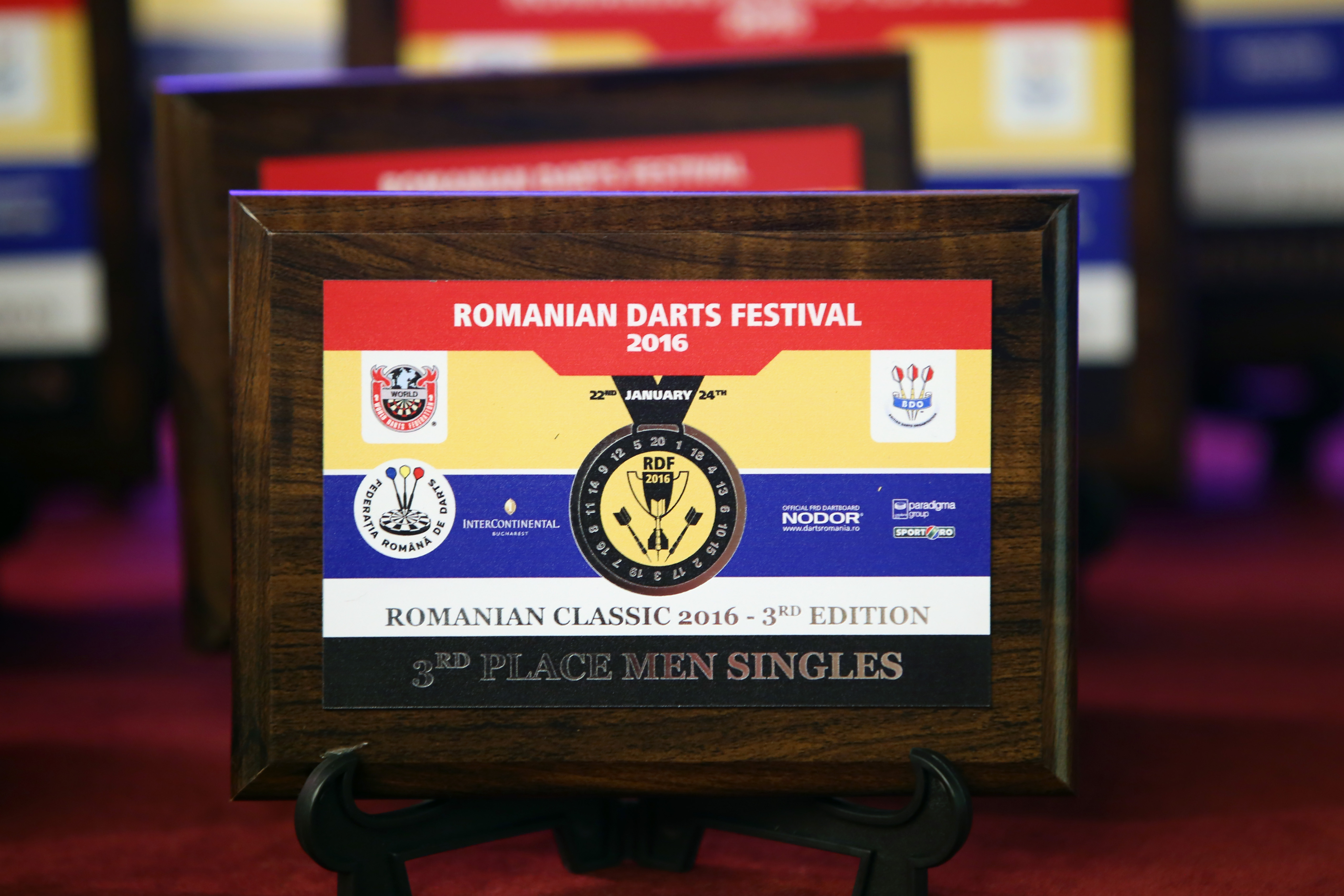 Cei mai tari țintași! Romanian Darts Festival - peste 350 de jucători profesionişti din Europa, la București. Jamie Hughes și Annette Tillborn, învingători
