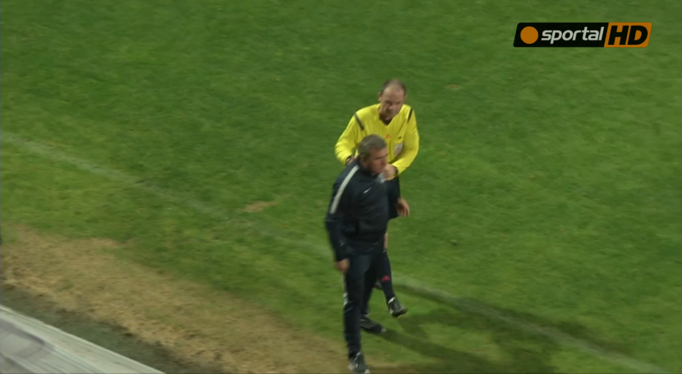 Gică Hagi a făcut scandal la meciul Viitorul - Levski Sofia 0-0, disputat în Turcia. ^S-a certat cu arbitrul și a refuzat să urce în tribună / VIDEO