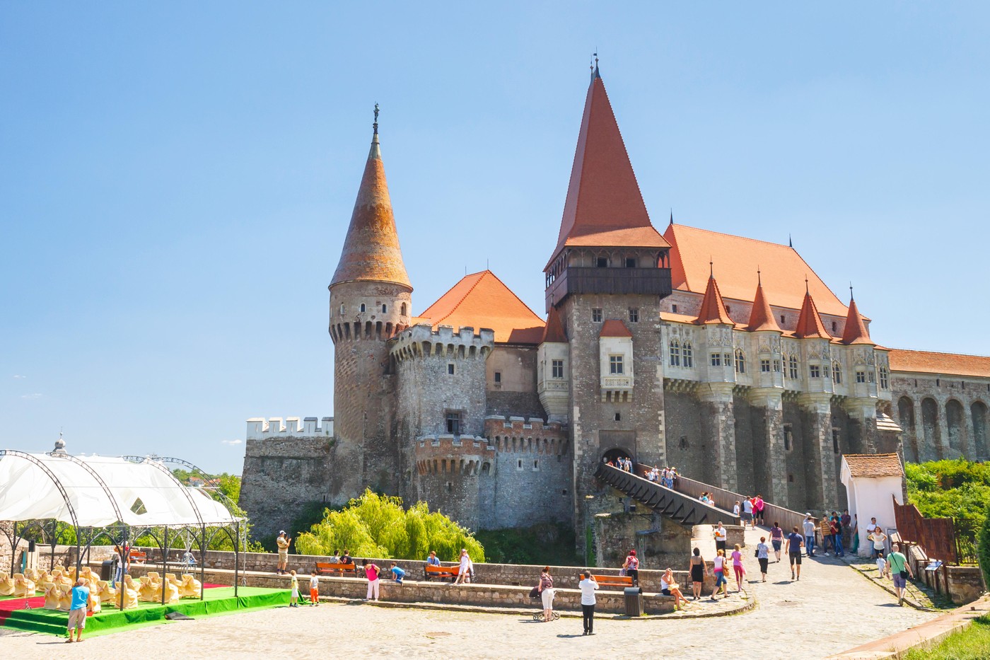 Un castel din România în top 3 cele mai spectaculoase palate din Europa: „Ca într-un basm”