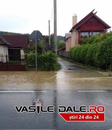 Inundații în Maramureș după ploile torențiale. Șuvoaile au făcut prăpăd și alte județe din țară / FOTO&VIDEO