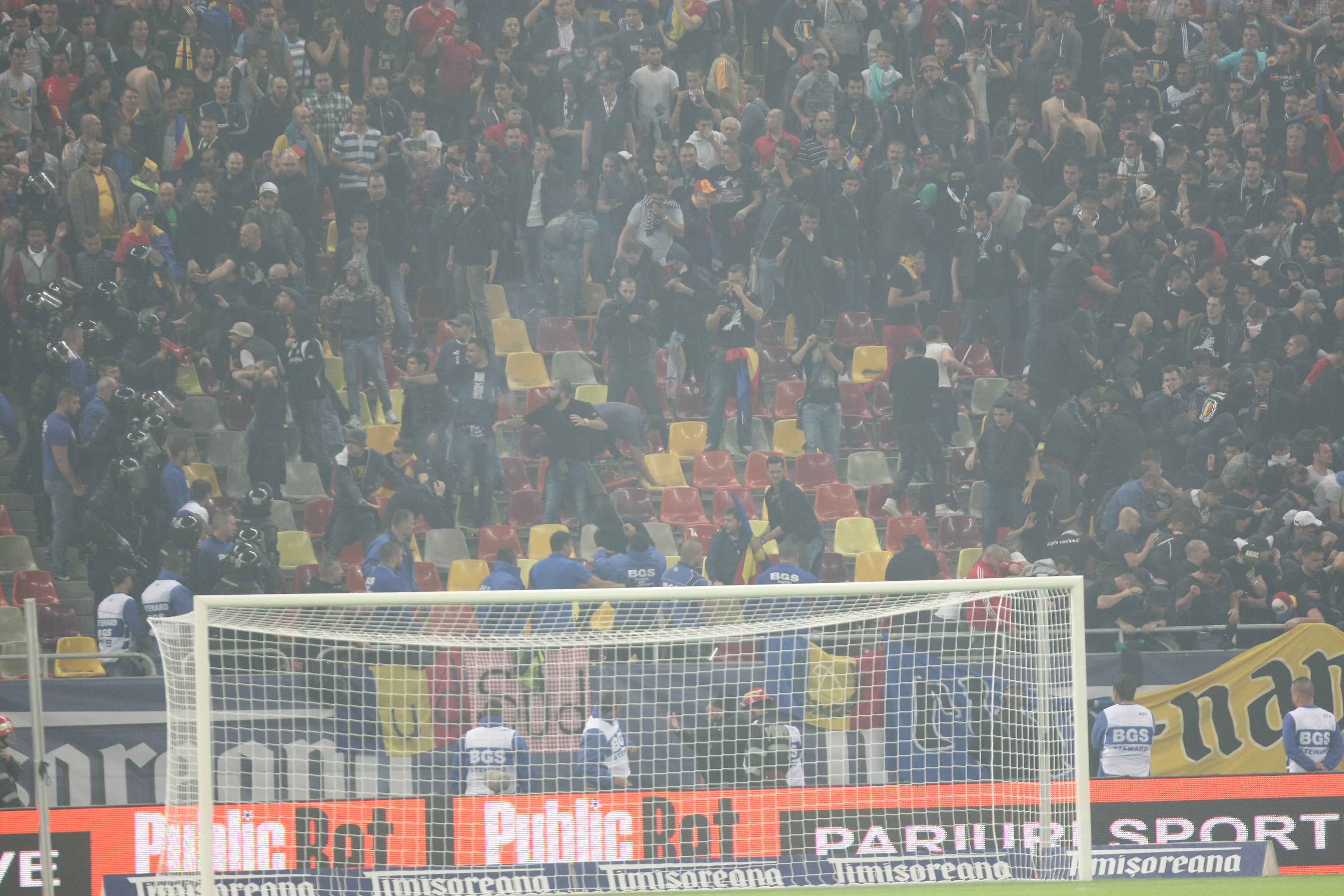LIVE BLOG / FOTO&VIDEO. MECIUL ANULUI, ROMÂNIA - UNGARIA 1-1