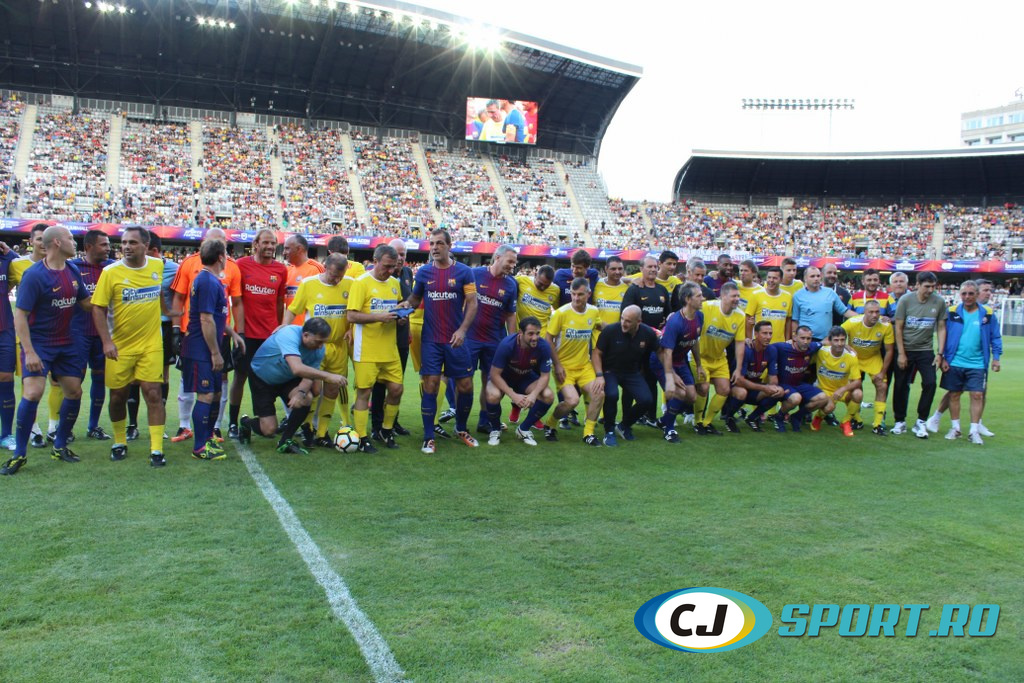 Generația de Aur - Legendele Barcelonei 0-2. ”Regele” a marcat pentru catalani! 25.000 de oameni au făcut valuri mexicane